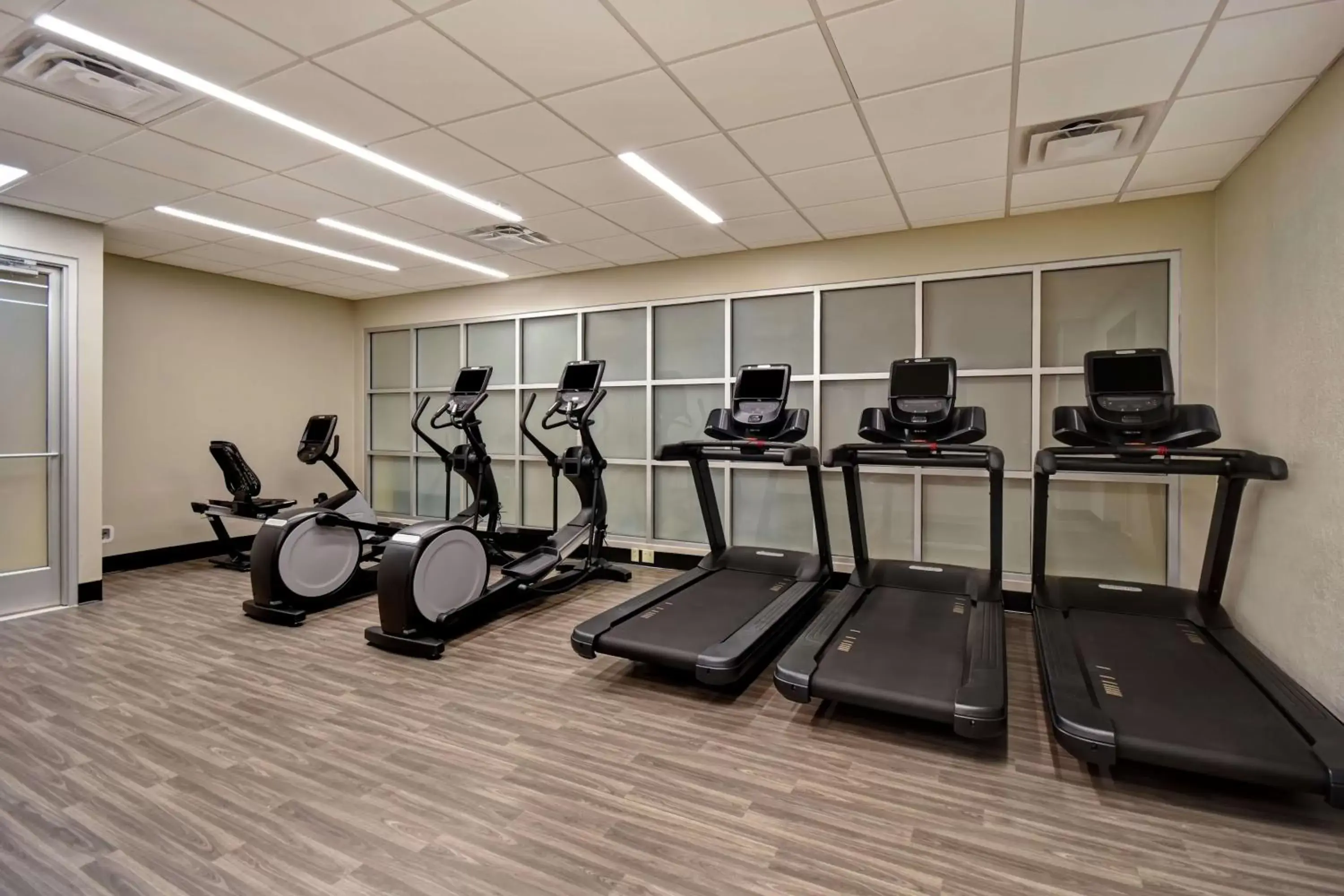 Fitness centre/facilities, Fitness Center/Facilities in Embassy Suites Little Rock
