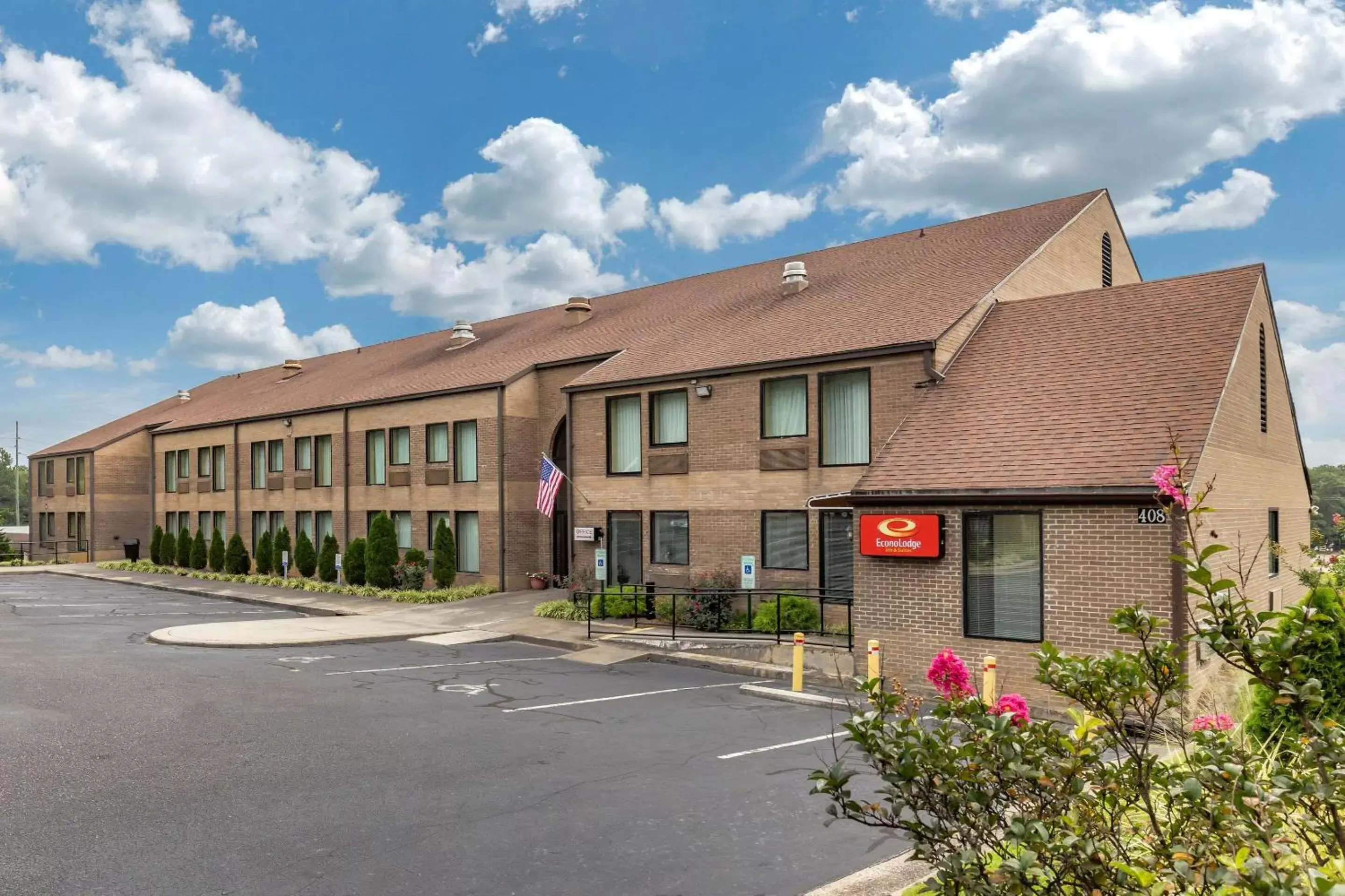 Property Building in Econo Lodge & Suites Southern Pines