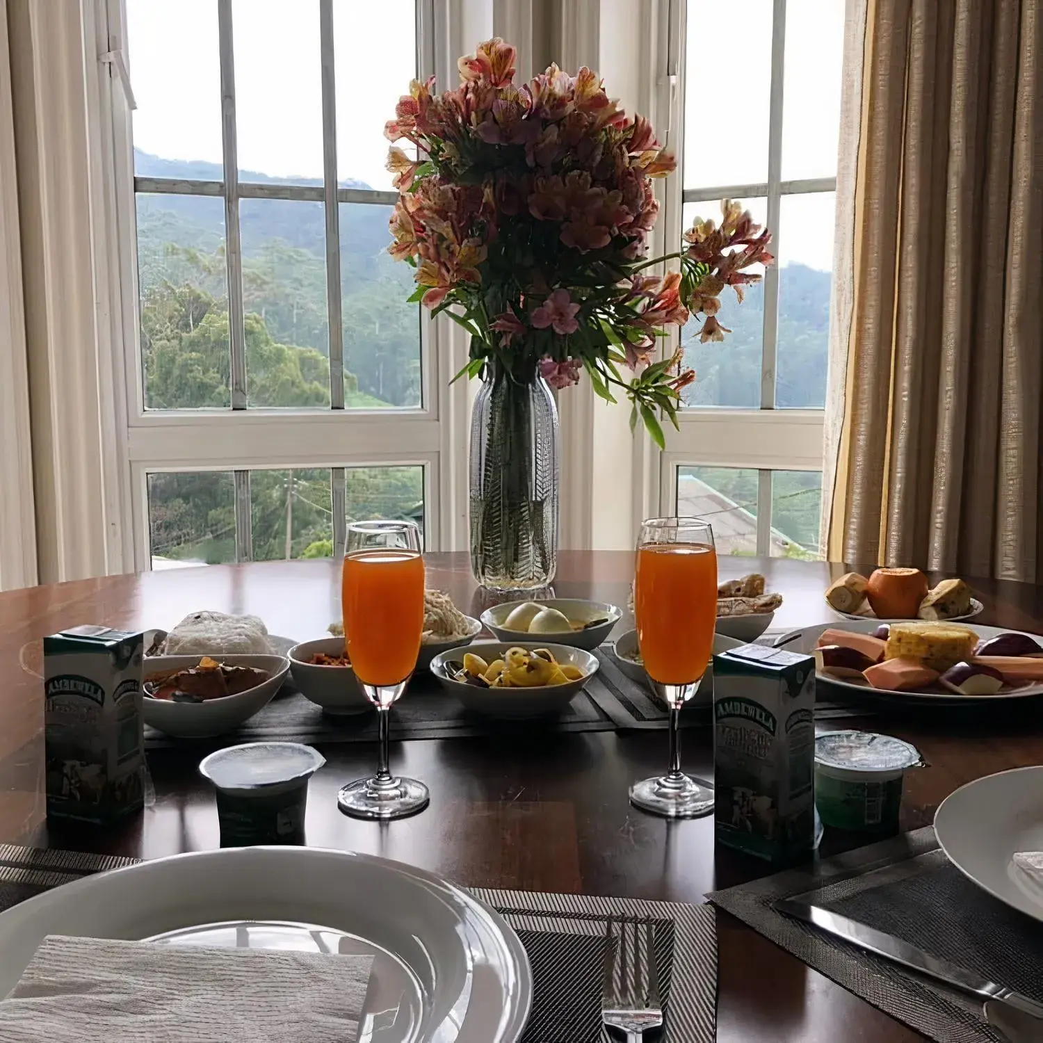 Asian breakfast in Luxe Wilderness - Private Villas, Free Breakfast, 2km from City Centre Asian breakfast in Luxe Wilderness - Private Villas, Free Breakfast, 2km from City Centre