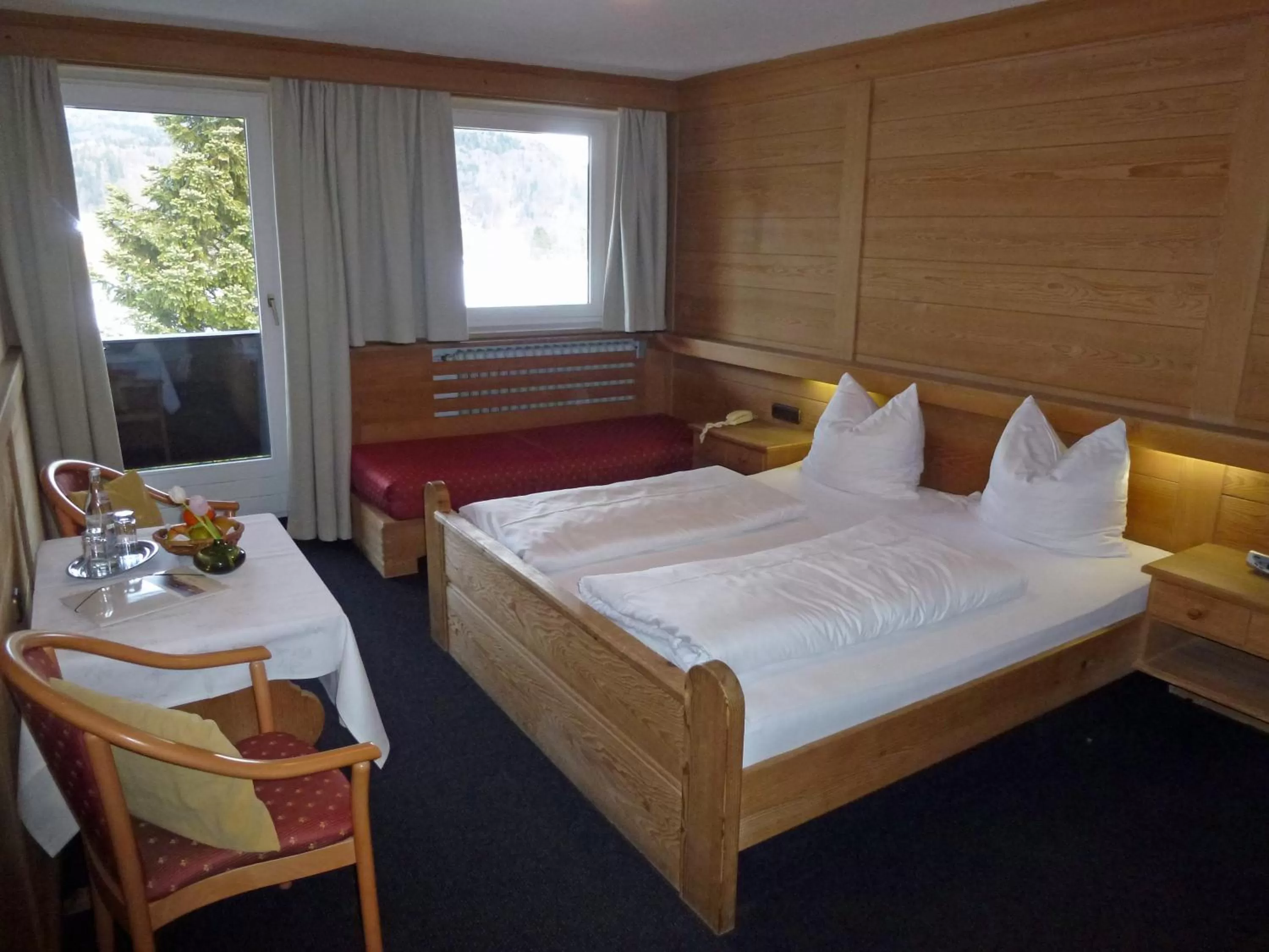 Day, Bed in Alpenhof Landhotel Restaurant