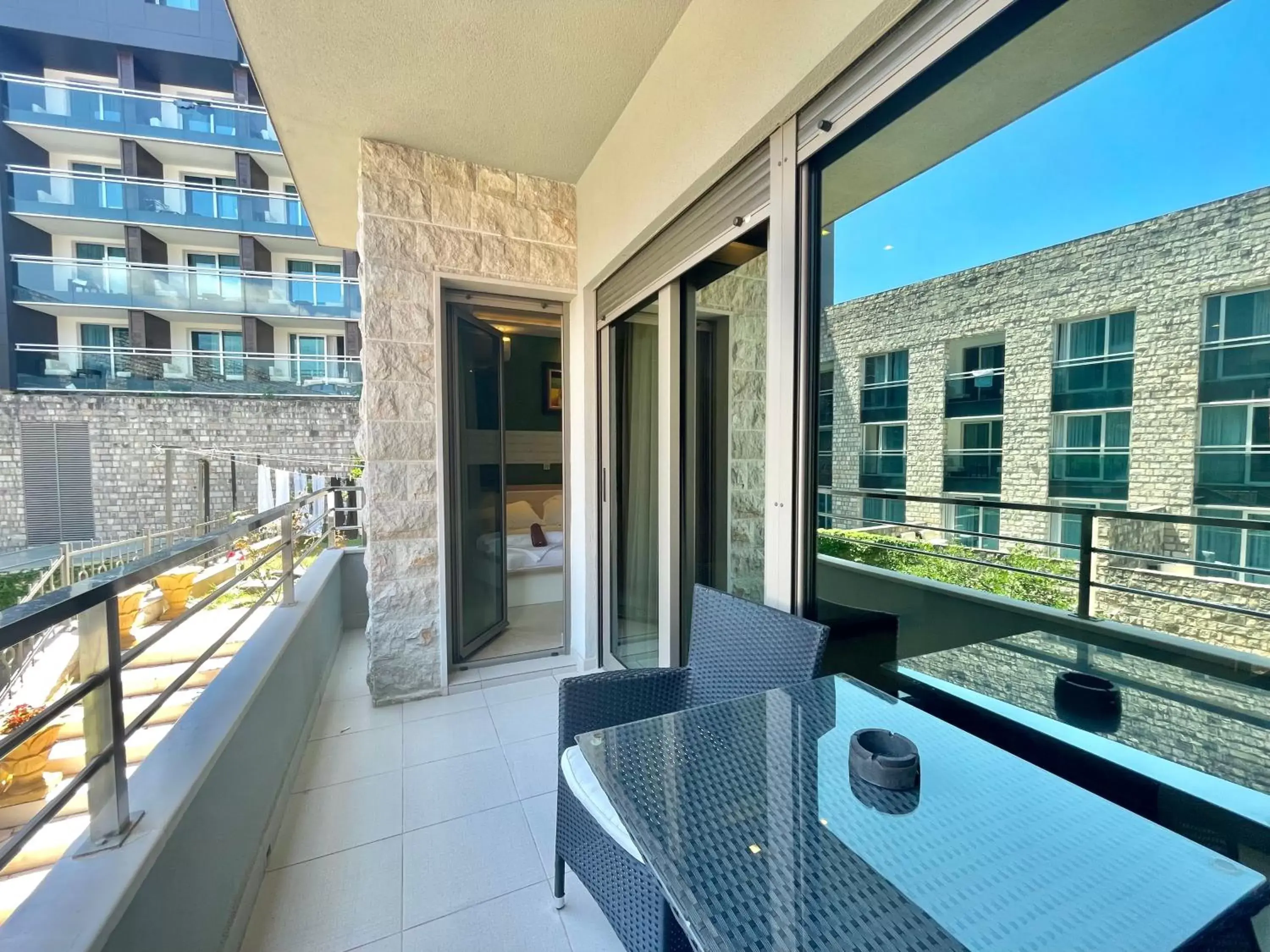 Balcony/Terrace in Hotel Butua Residence