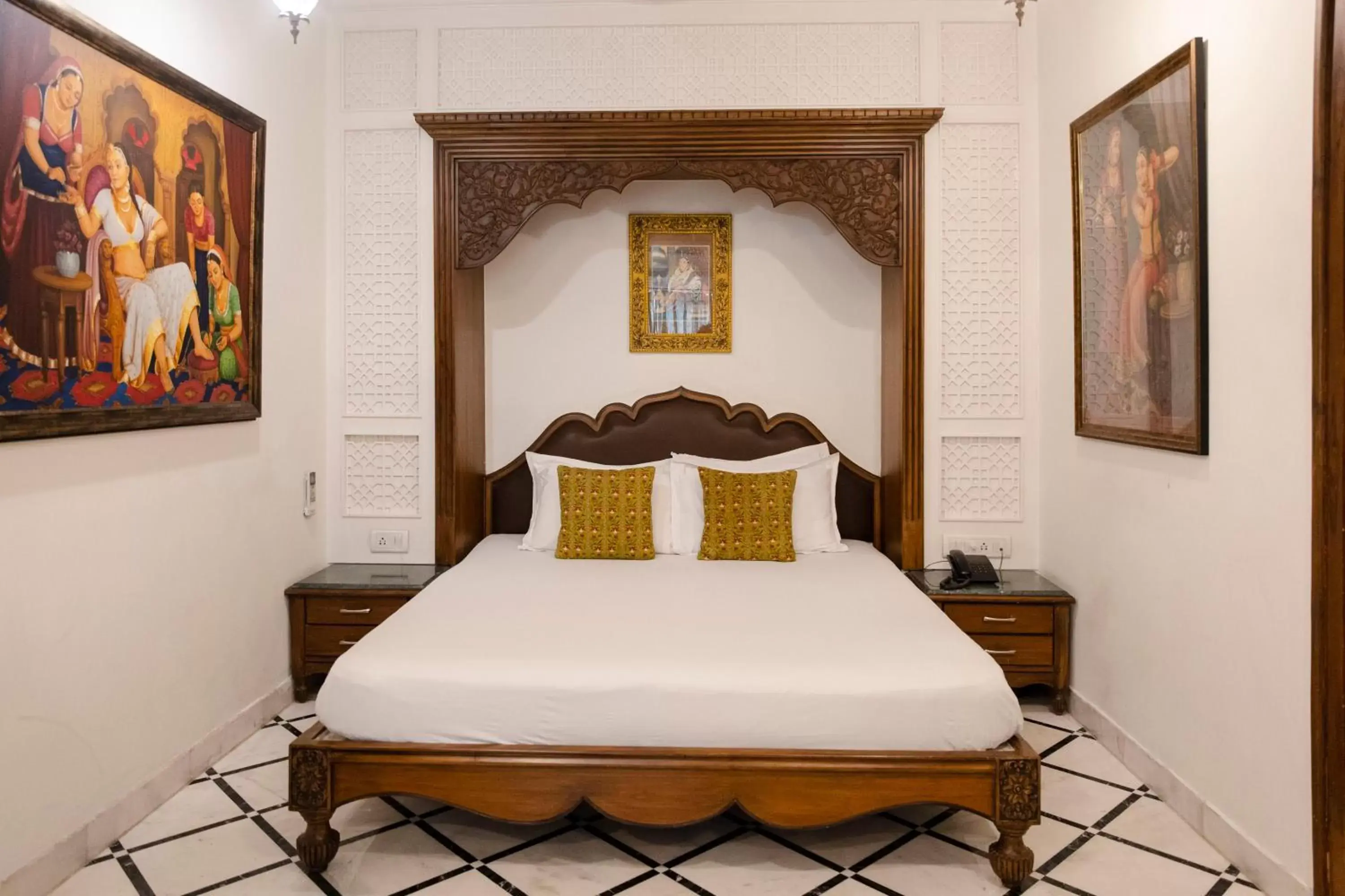 Bed in Hotel Pearl Palace
