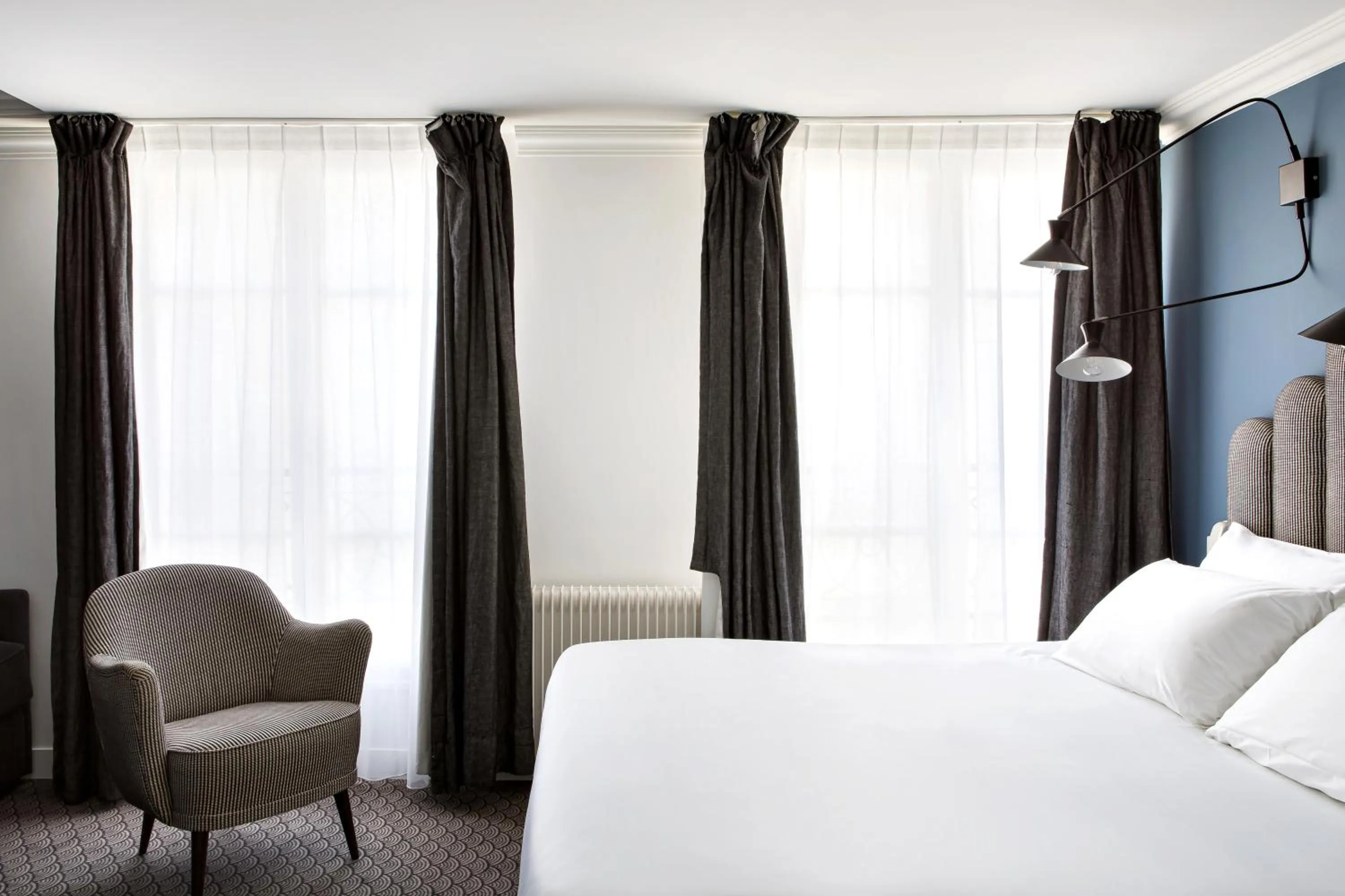 Bedroom, Bed in Hotel Paradis