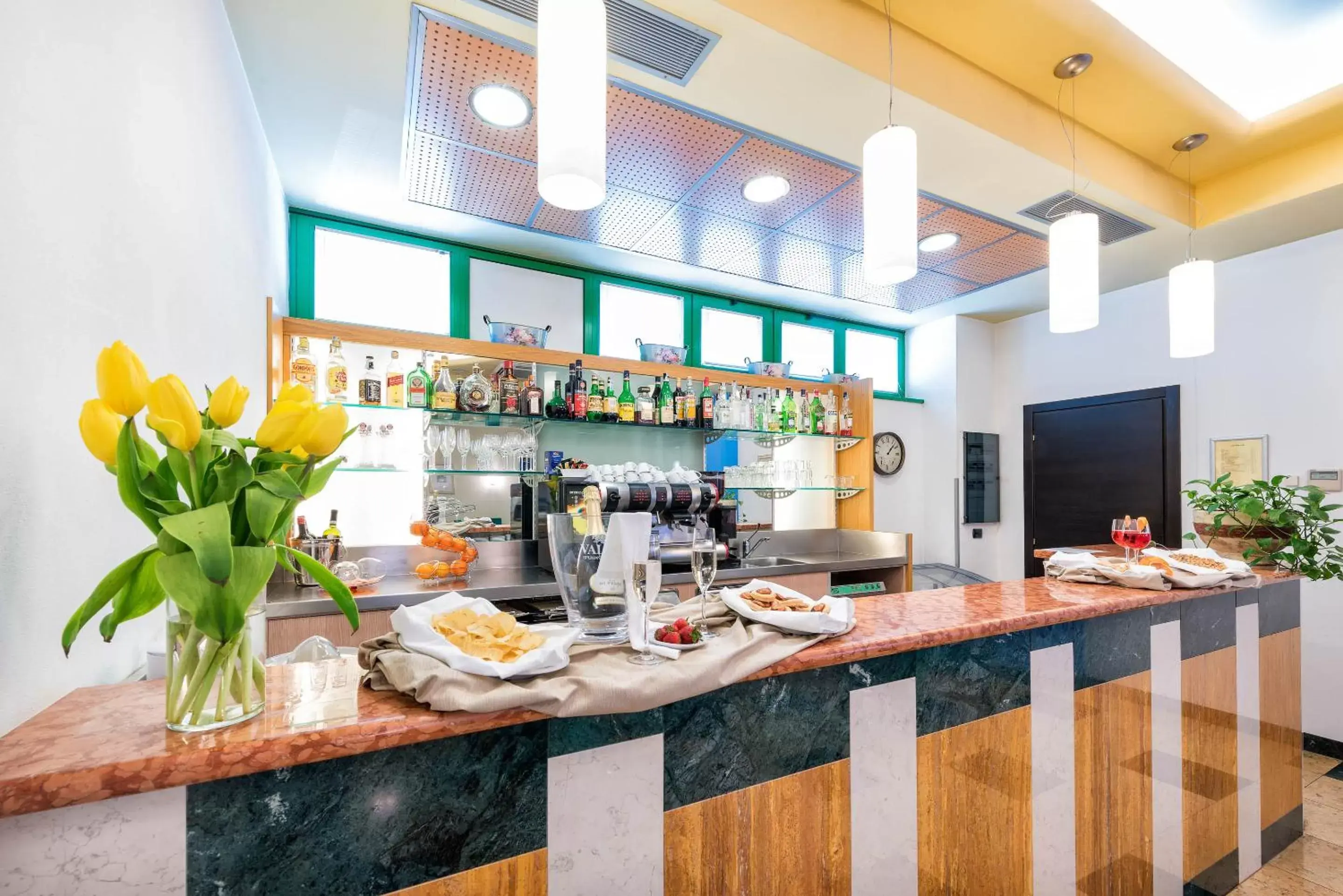 Lounge or bar in West Point Airport Hotel Lounge or bar in West Point Airport Hotel