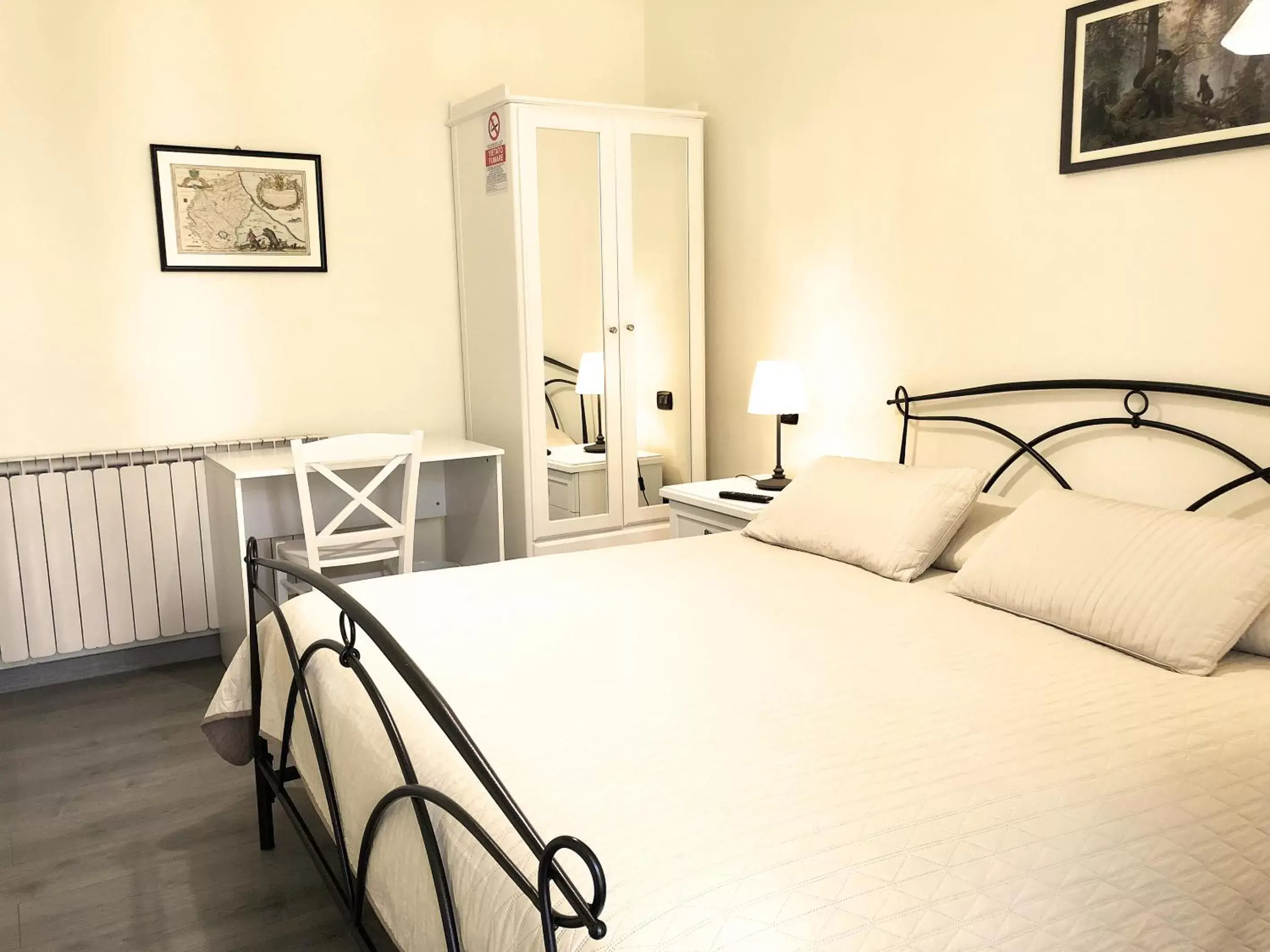 Double Room with Private Bathroom - single occupancy in C'era Un Lago Double Room with Private Bathroom - single occupancy in C'era Un Lago