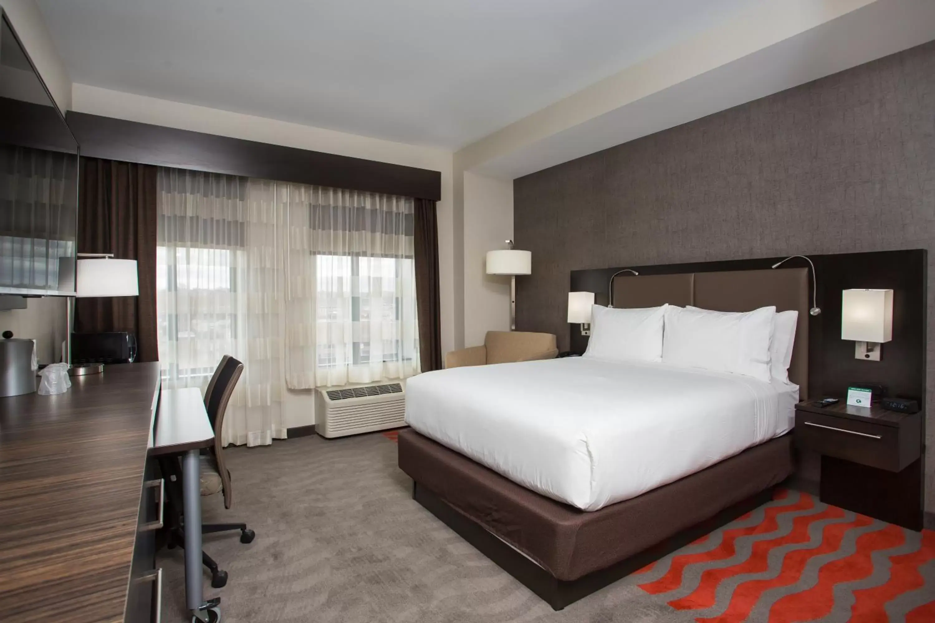 Photo of the whole room, Room Photo in Holiday Inn Express - Springfield Downtown, an IHG Hotel