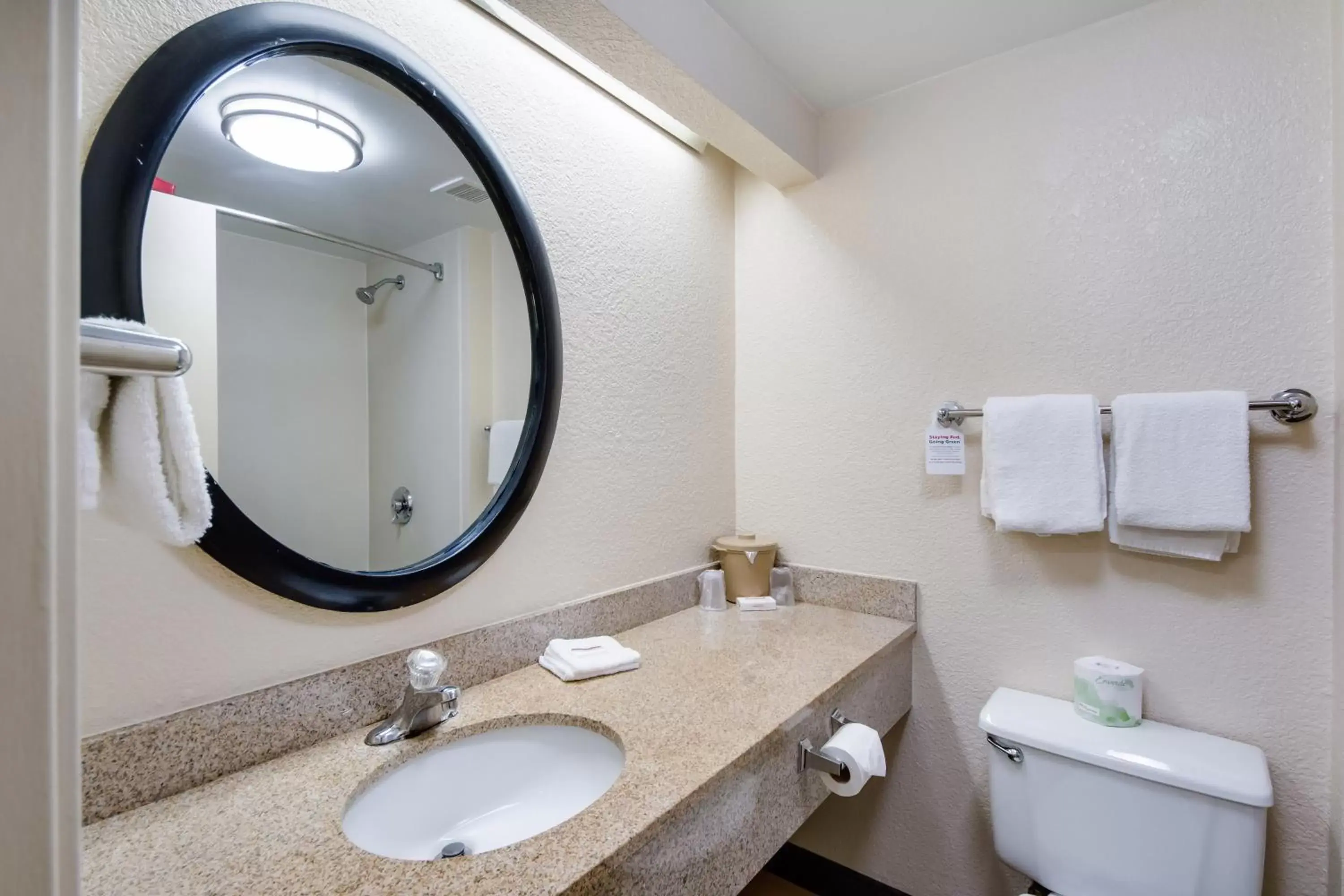 Photo of the whole room, Bathroom in Red Roof Inn Laredo