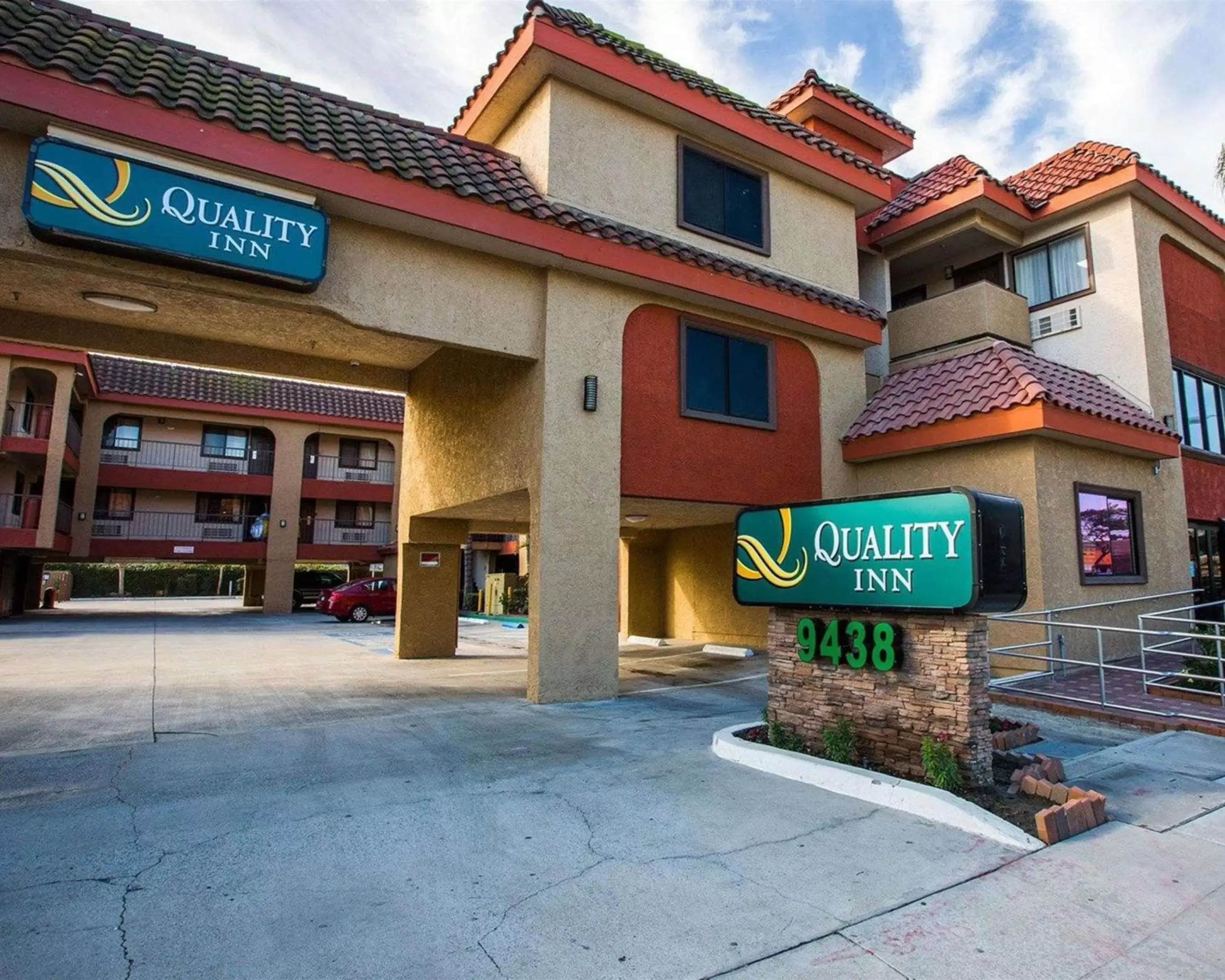 Property Building in Quality Inn Downey
