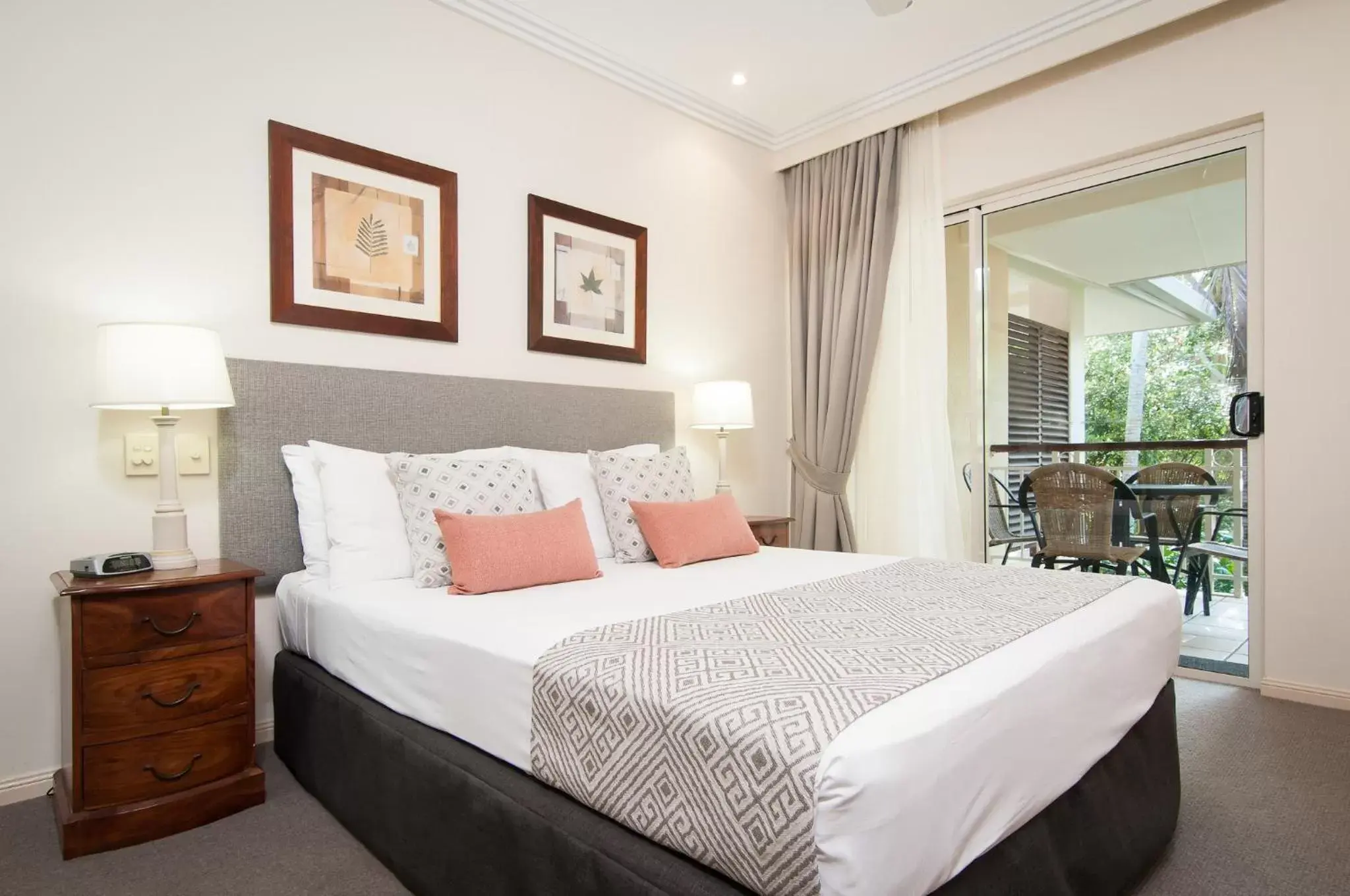 Bedroom, Bed in Paradise Links Resort Port Douglas