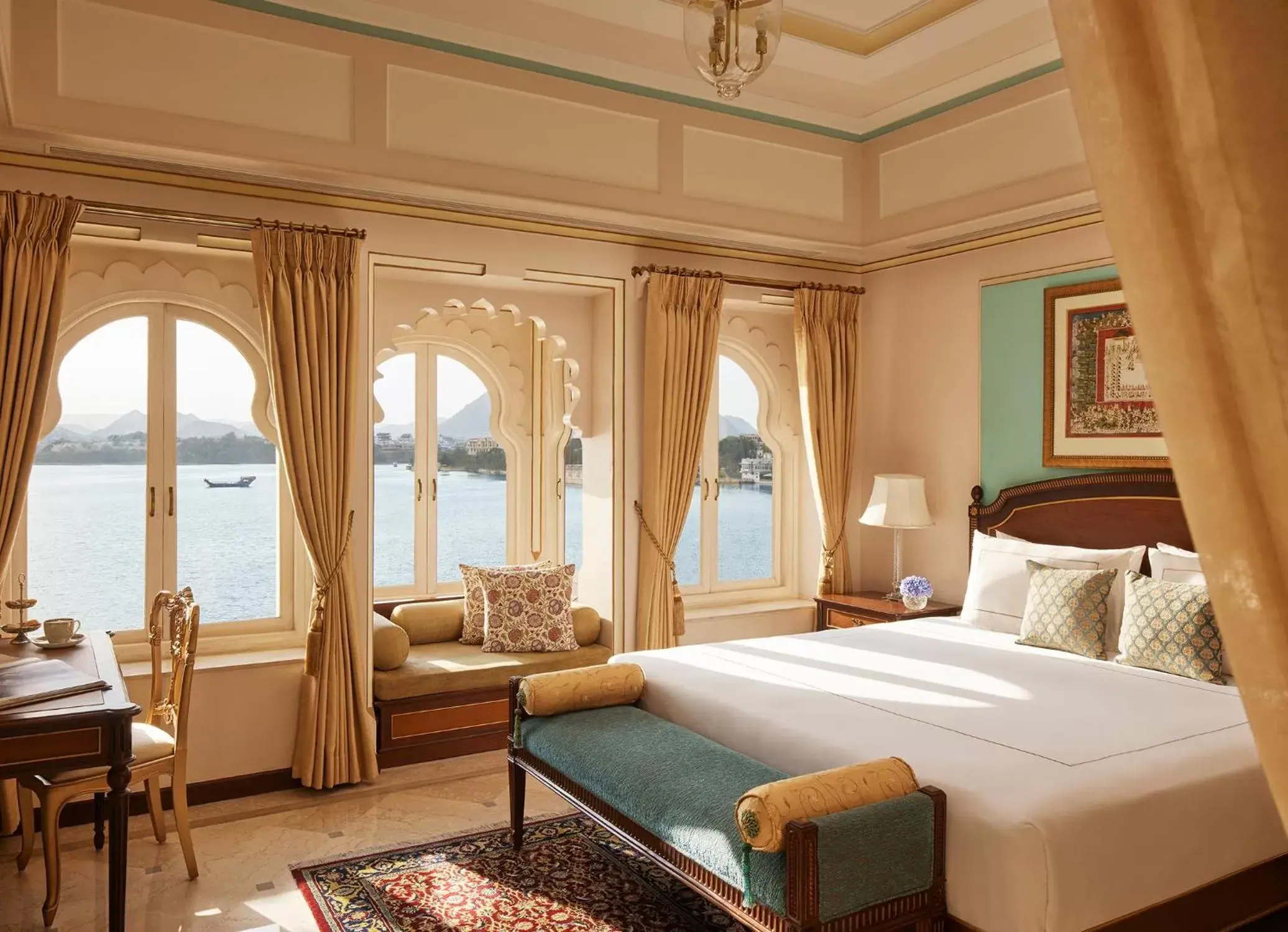 Bedroom in Taj Fateh Prakash Palace Udaipur