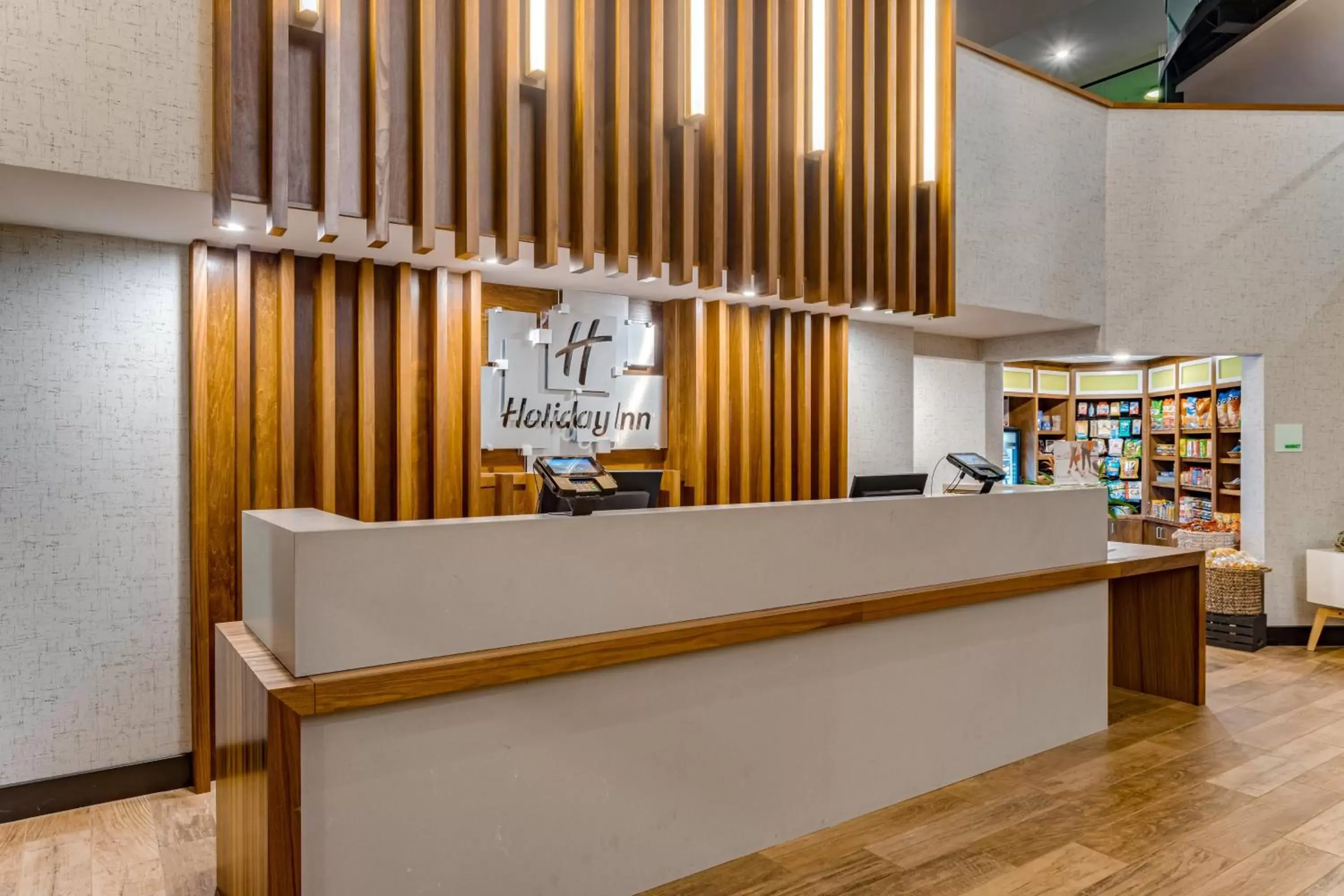 Property building in Holiday Inn - Columbus by IHG Property building in Holiday Inn - Columbus by IHG