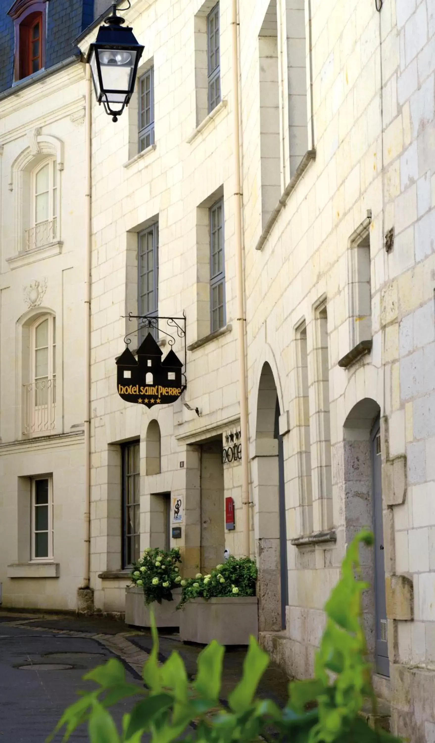 Facade/entrance, Property Building in Hôtel St Pierre