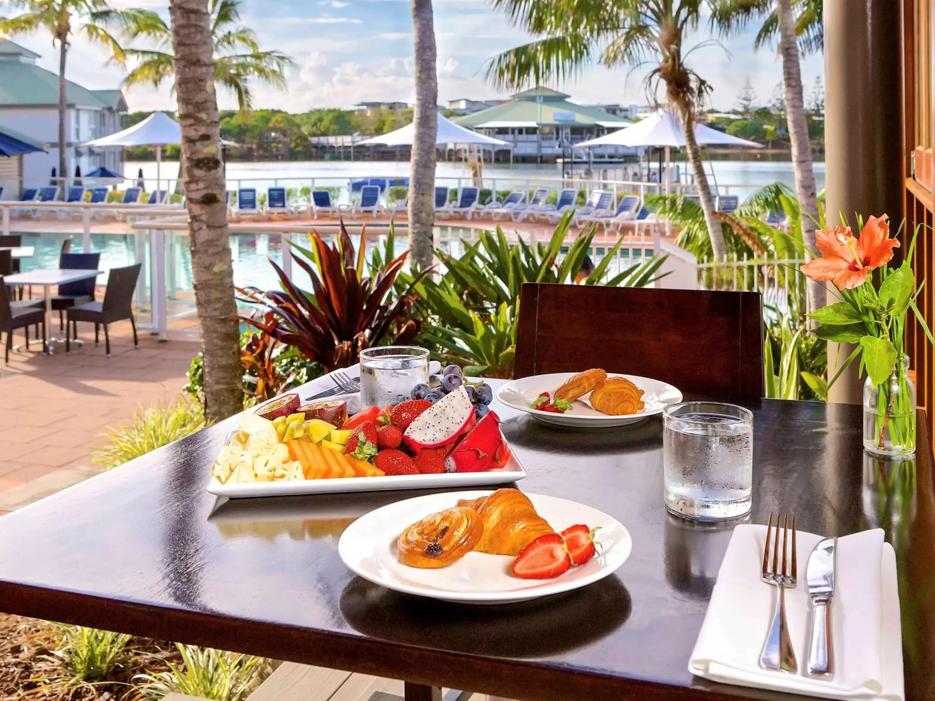 Restaurant/places to eat in Novotel Sunshine Coast Resort