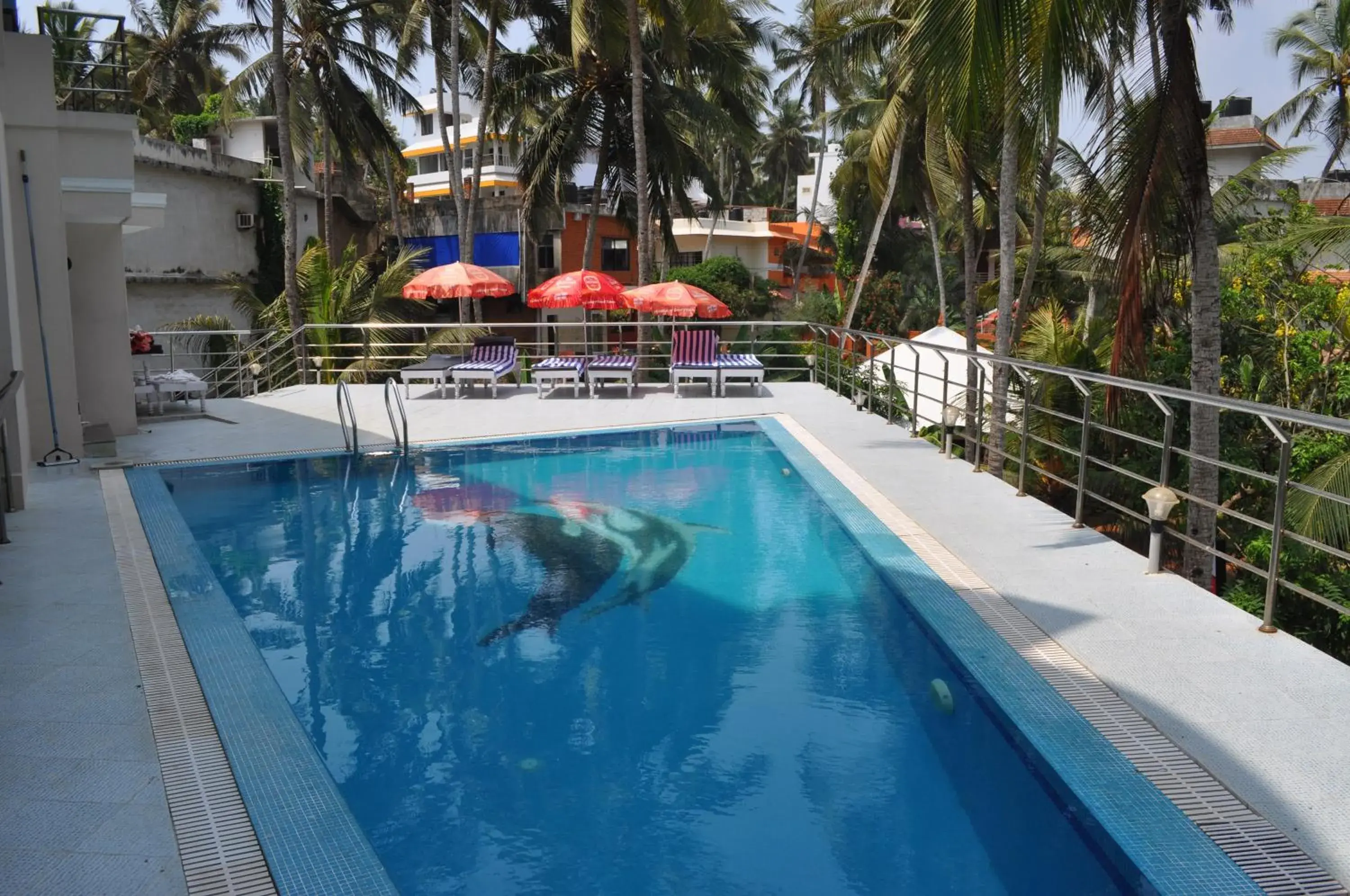 Swimming Pool in Hotel Marine Palace