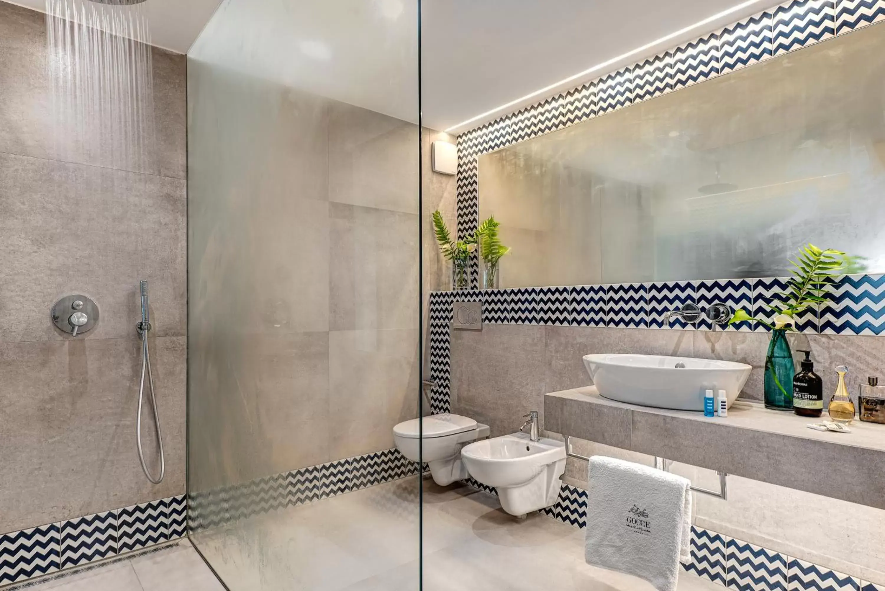 Shower, Bathroom in Gocce Di Capri Resort
