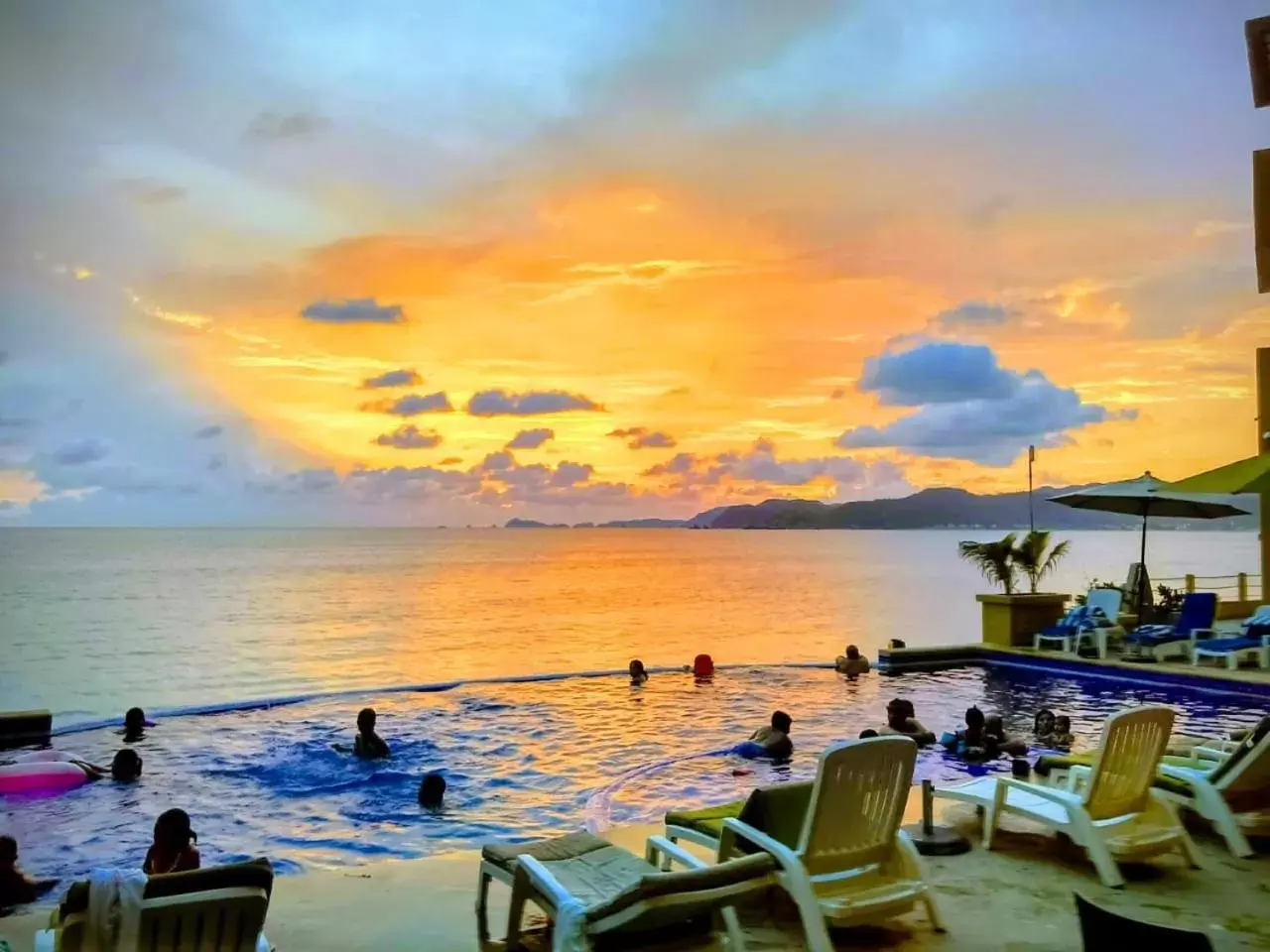 Pool view, Beach in Hotel Bogavante