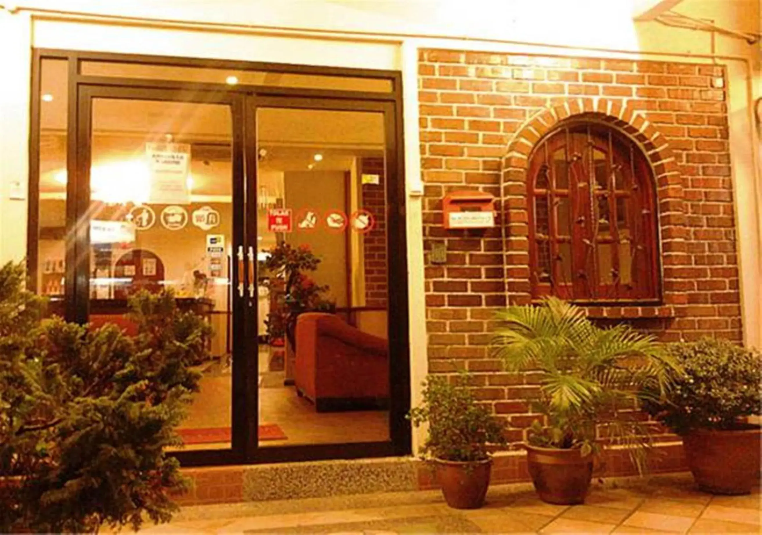 Facade/entrance in Floral Hotel Facade/entrance in Floral Hotel