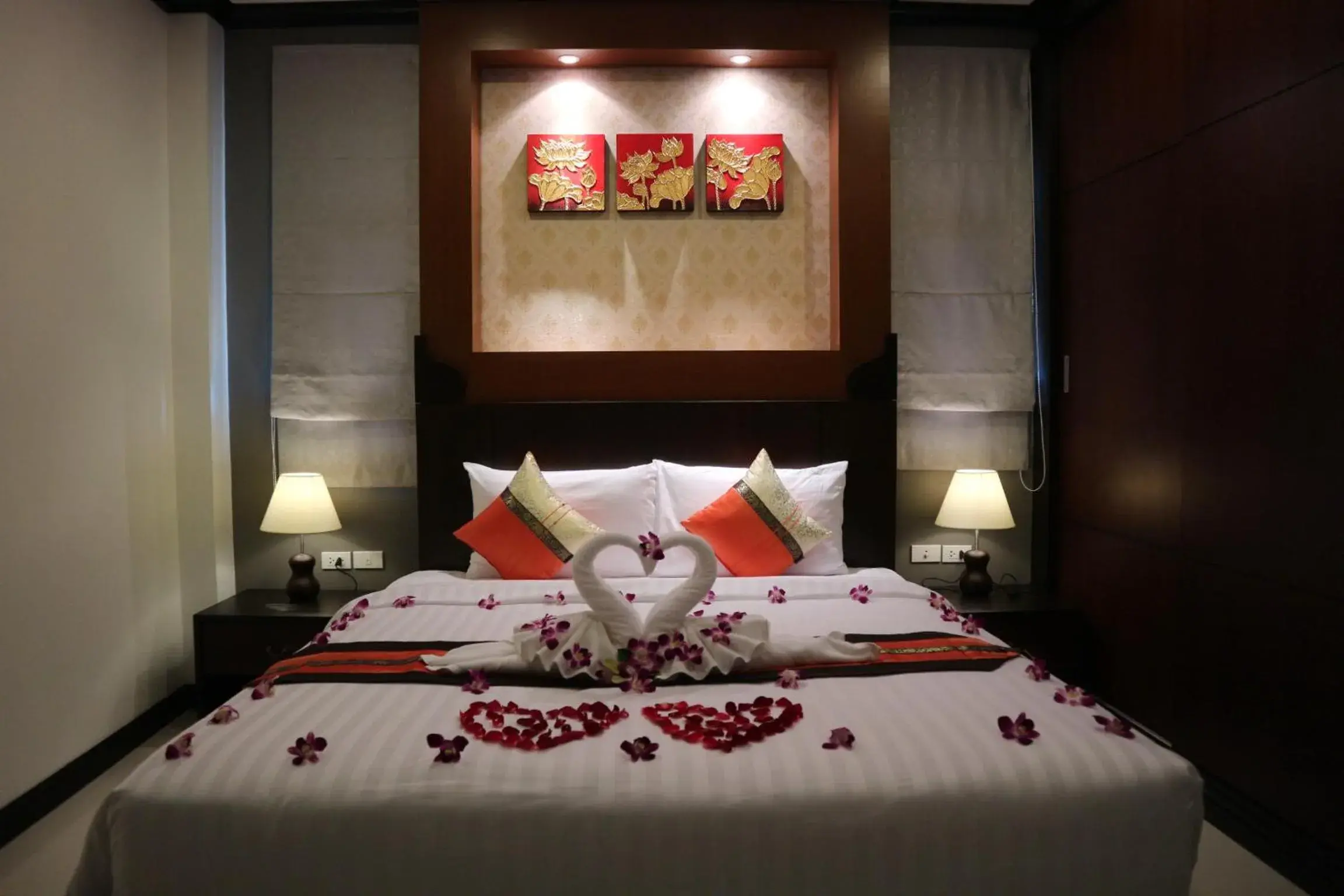 Decorative detail, Bed in The Best Aonang Villas