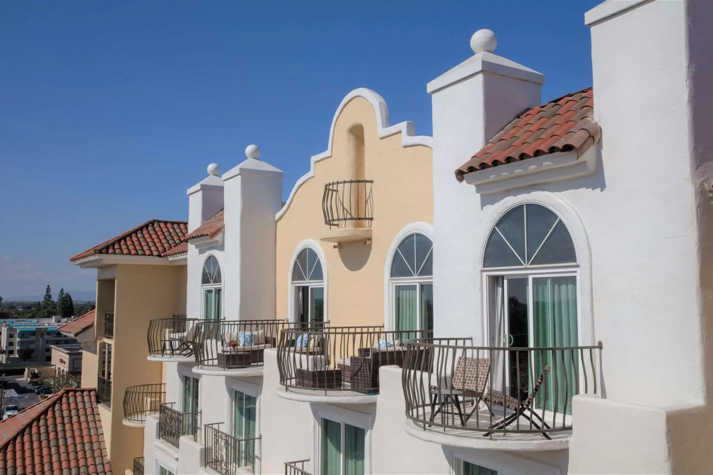 King Suite with Balcony in Embassy Suites by Hilton Los Angeles Downey King Suite with Balcony in Embassy Suites by Hilton Los Angeles Downey