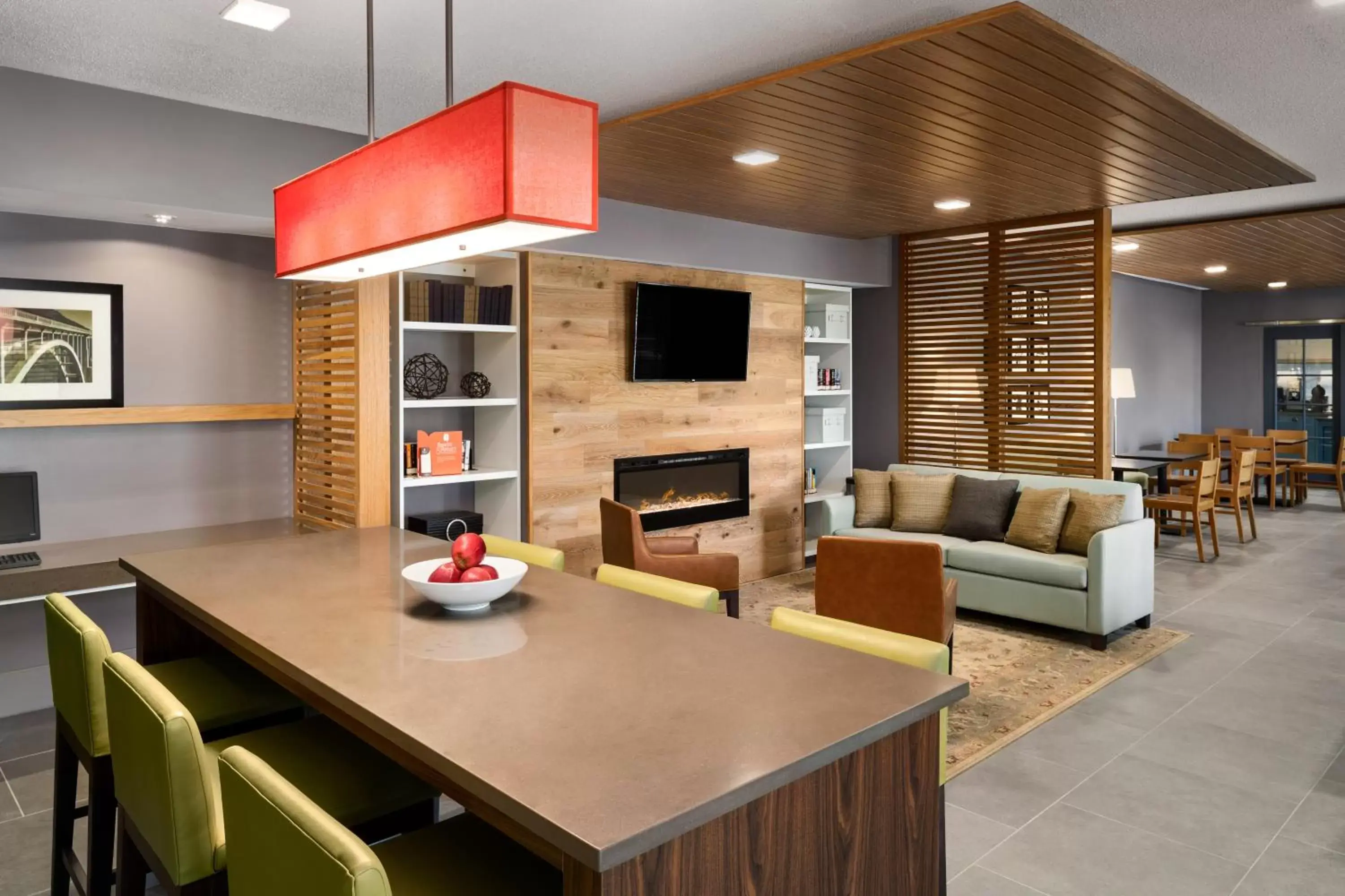 TV and multimedia in Country Inn & Suites by Radisson, Novi, MI