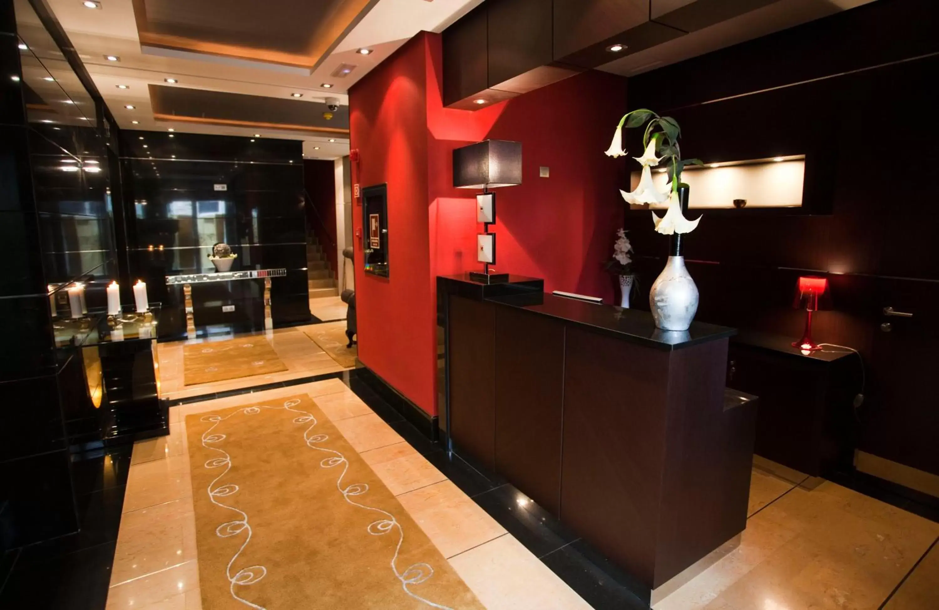 Lobby or reception, Lobby/Reception in Nexus Valladolid Suites & Hotel