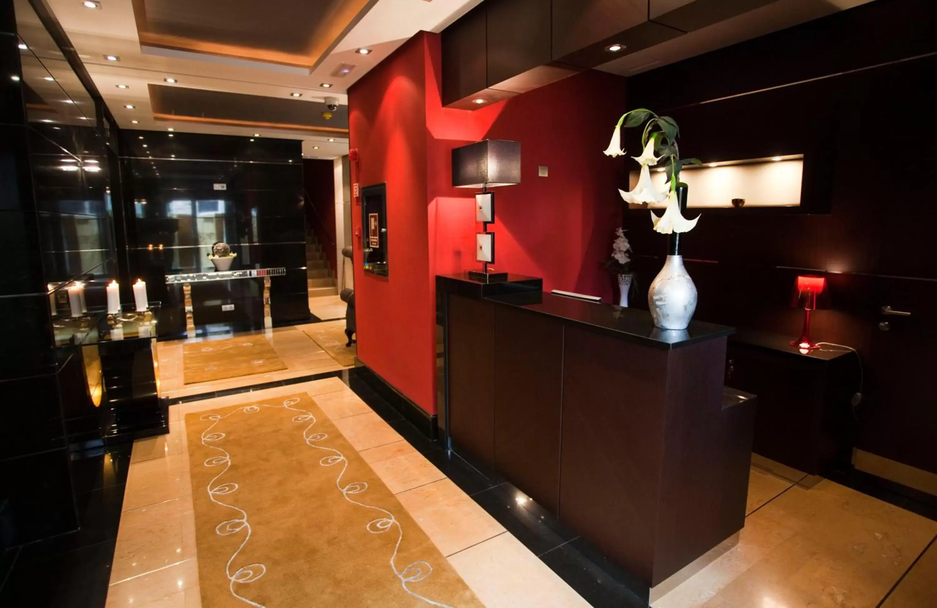 Lobby or reception in Nexus Valladolid Suites & Hotel Lobby or reception in Nexus Valladolid Suites & Hotel