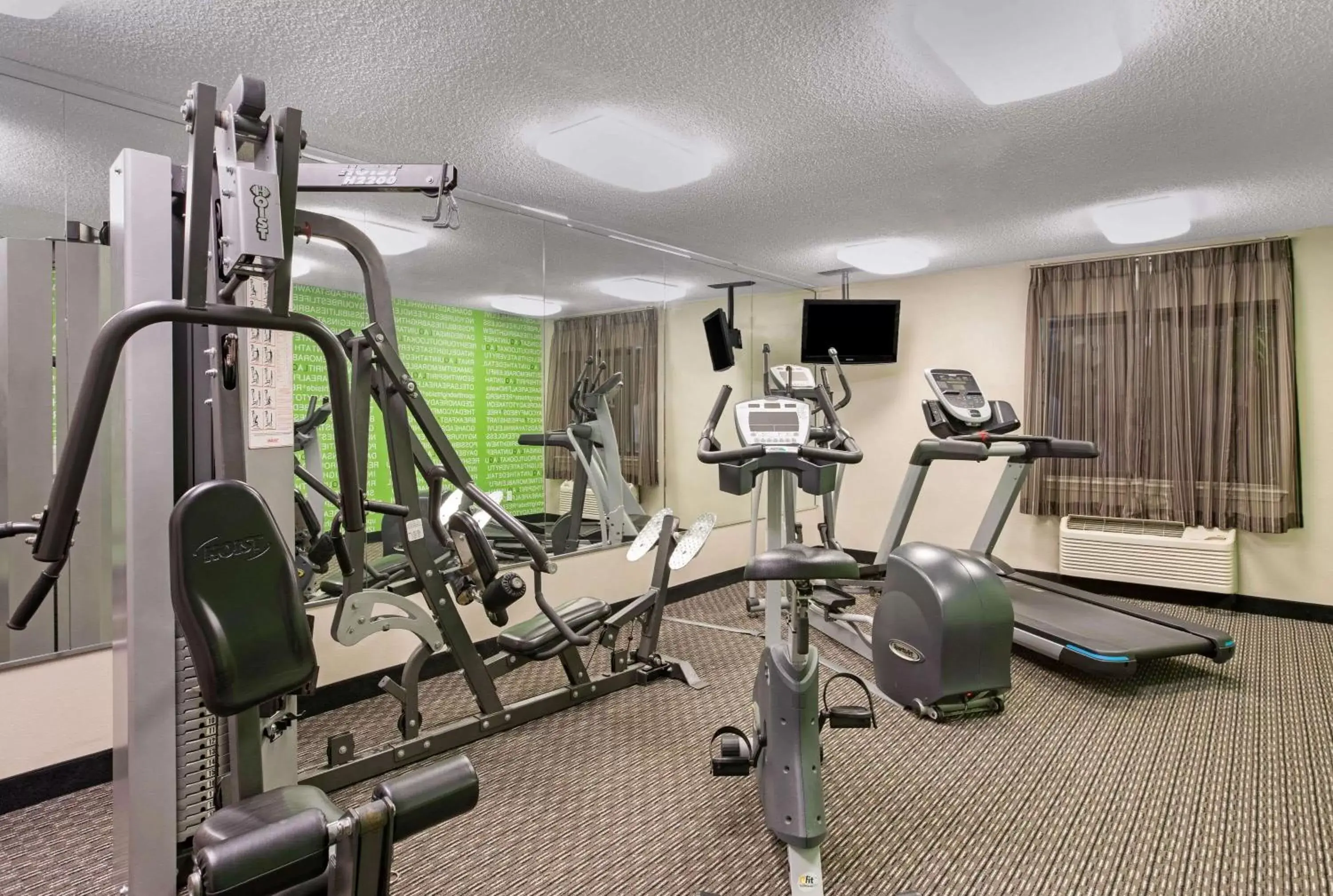 Fitness centre/facilities, Fitness Center/Facilities in La Quinta by Wyndham N Little Rock - McCain Mall