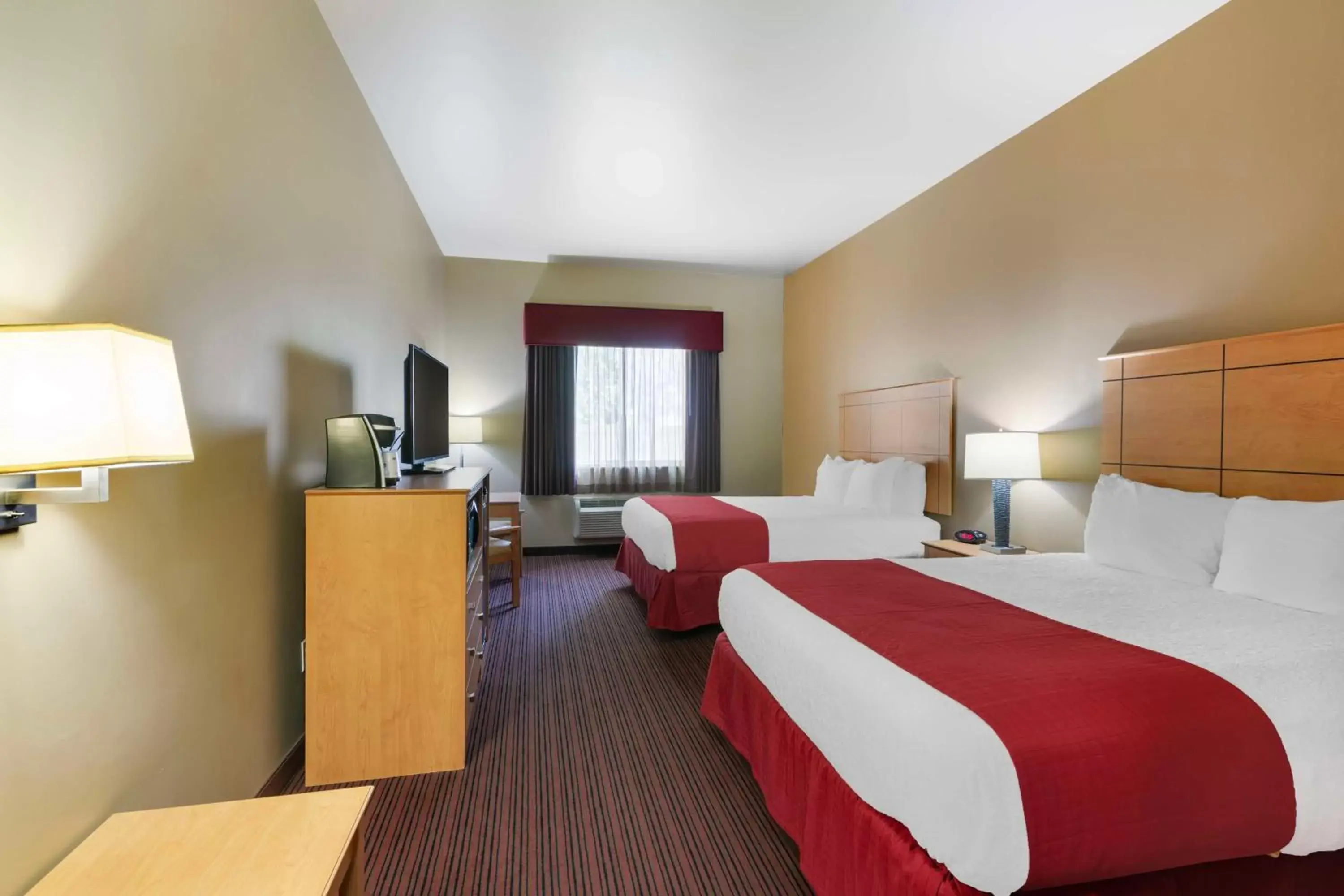 Bedroom in Best Western Golden Prairie Inn and Suites