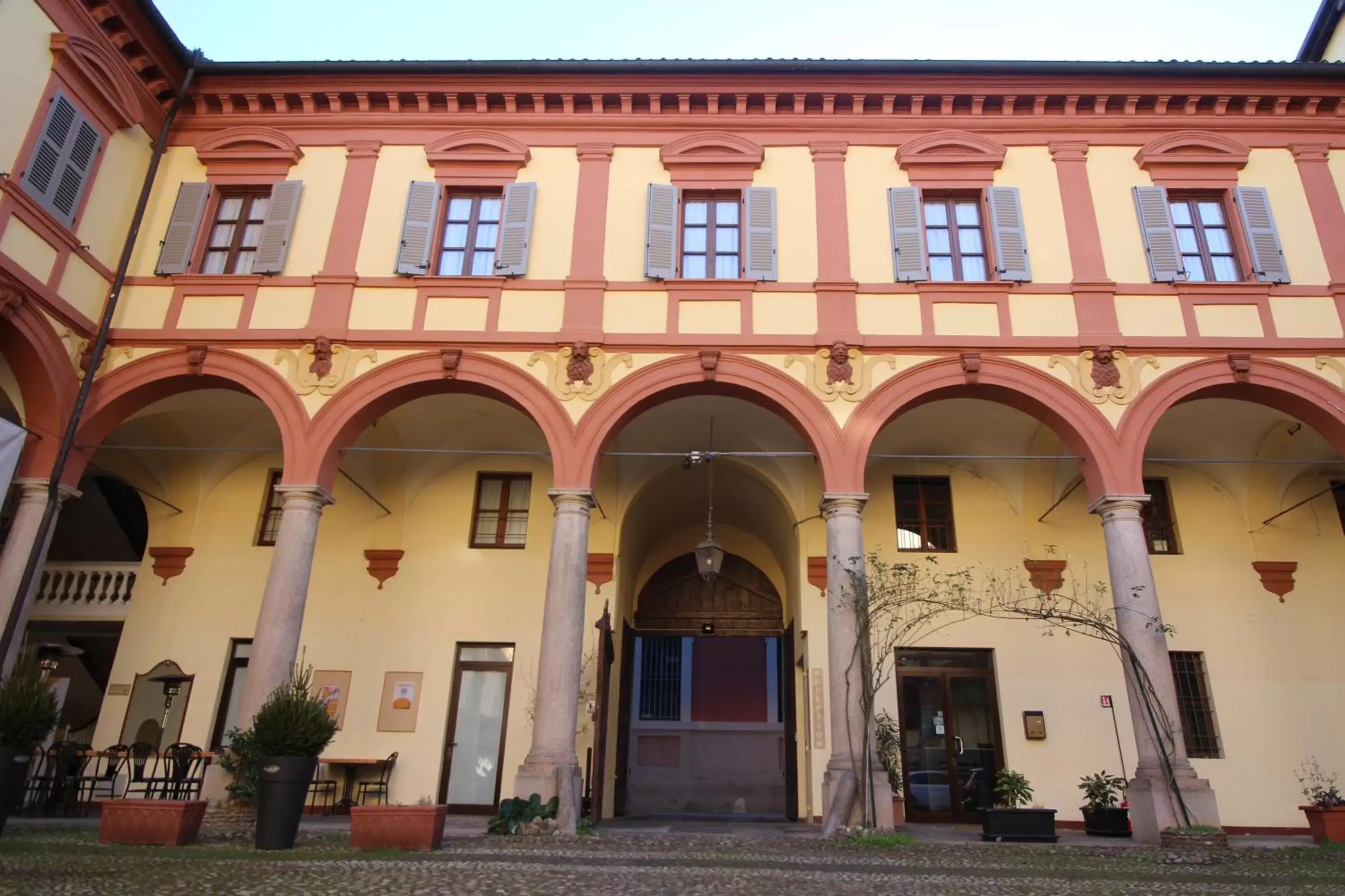 Facade/entrance, Property Building in Hotel Tornielli 9