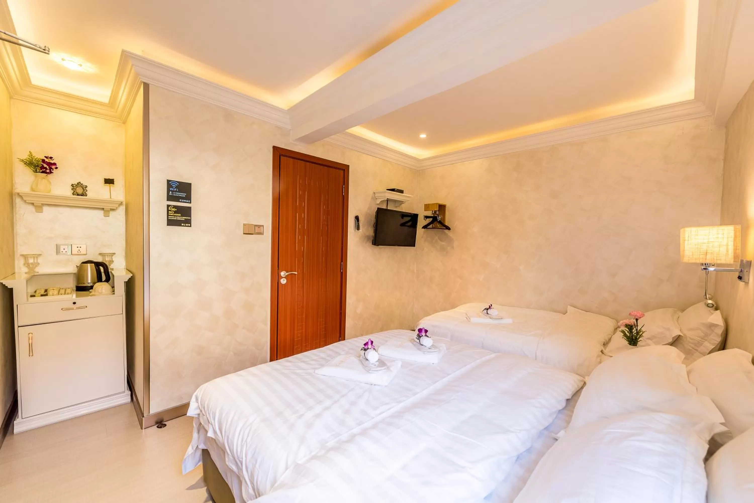 Photo of the whole room, Bed in CJ Residence - Opposite Public Bank Centre Point