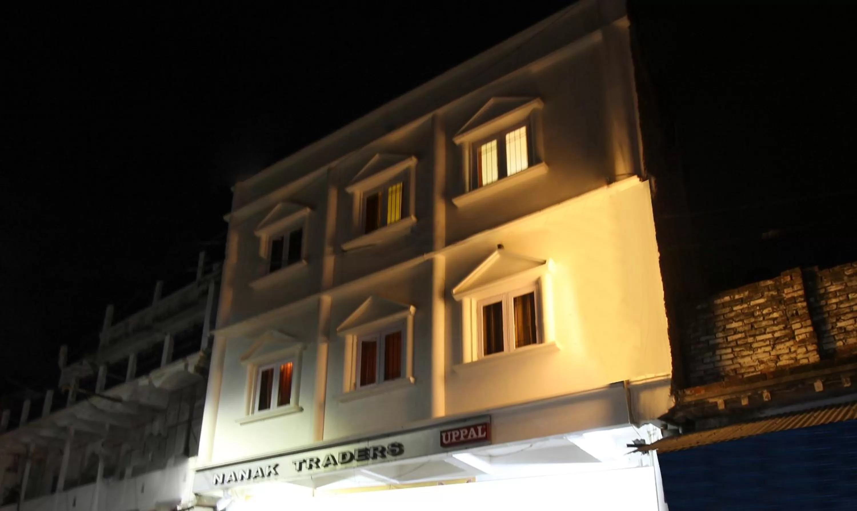 Property Building in Itsy By Treebo - Royal Monarch