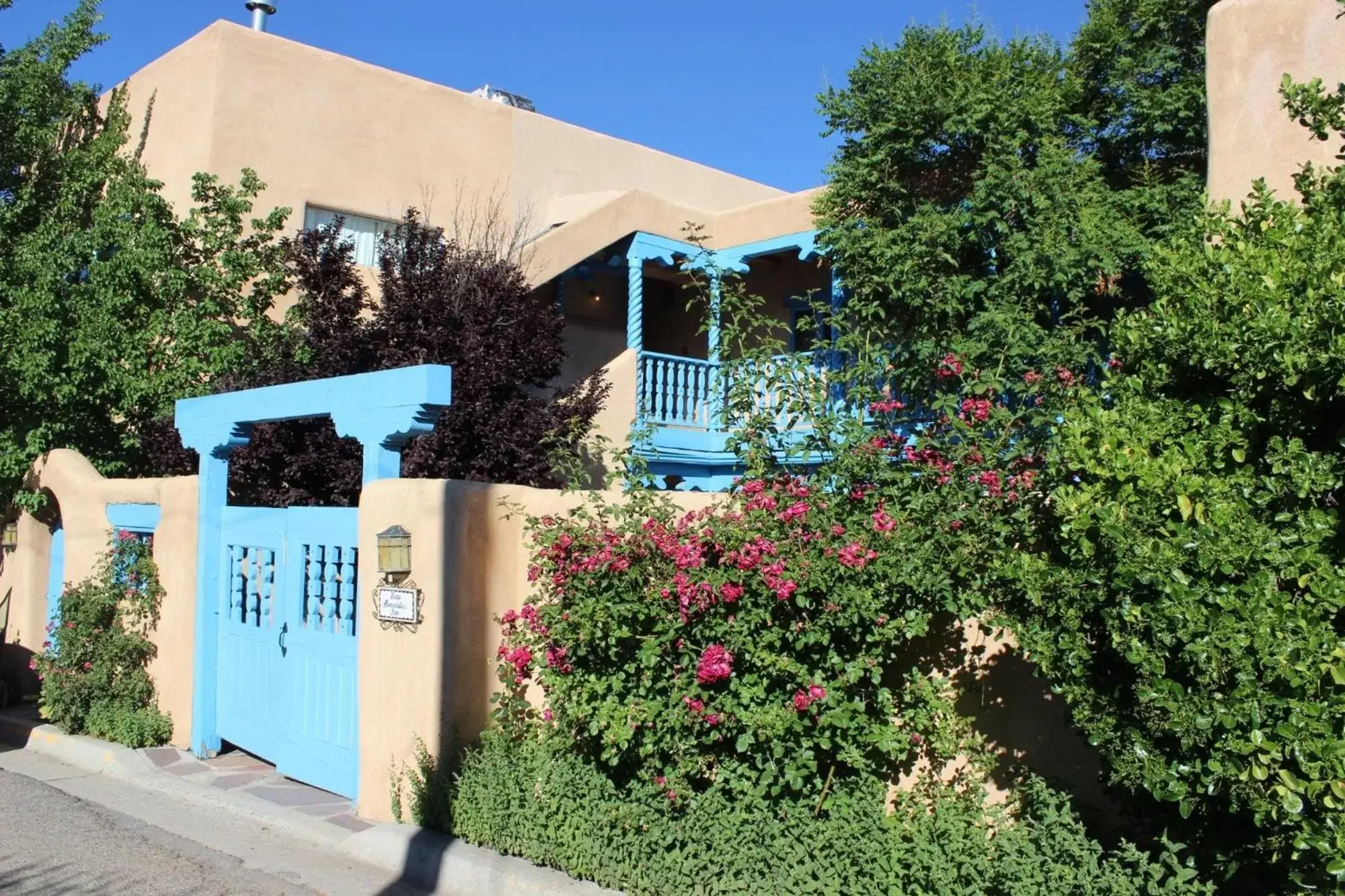 Property Building in Casa Benavides Inn