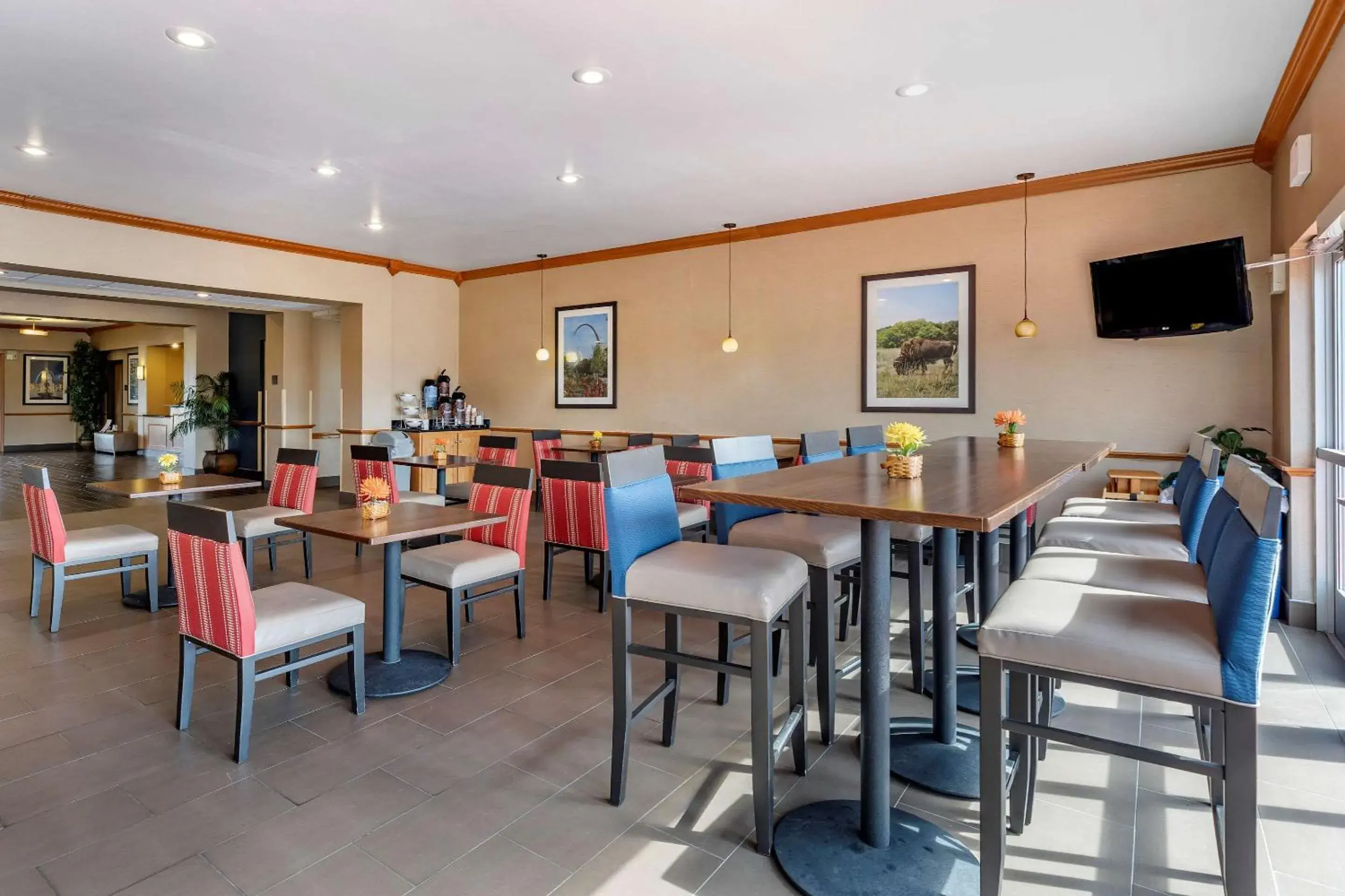 Breakfast, Restaurant/Places to Eat in Comfort Inn & Suites Greenville I-70