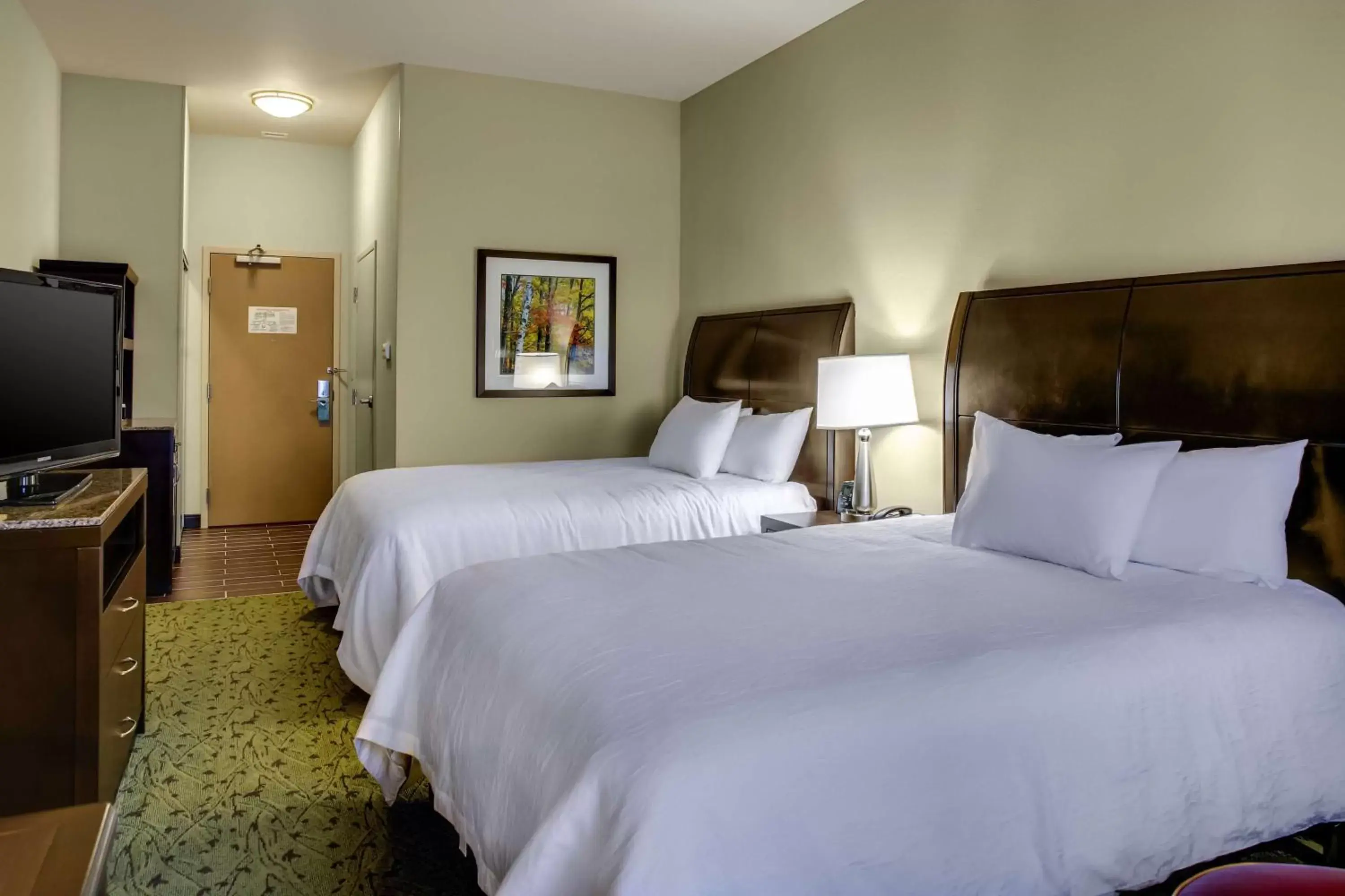 Bed in Hilton Garden Inn Pittsburgh/Cranberry