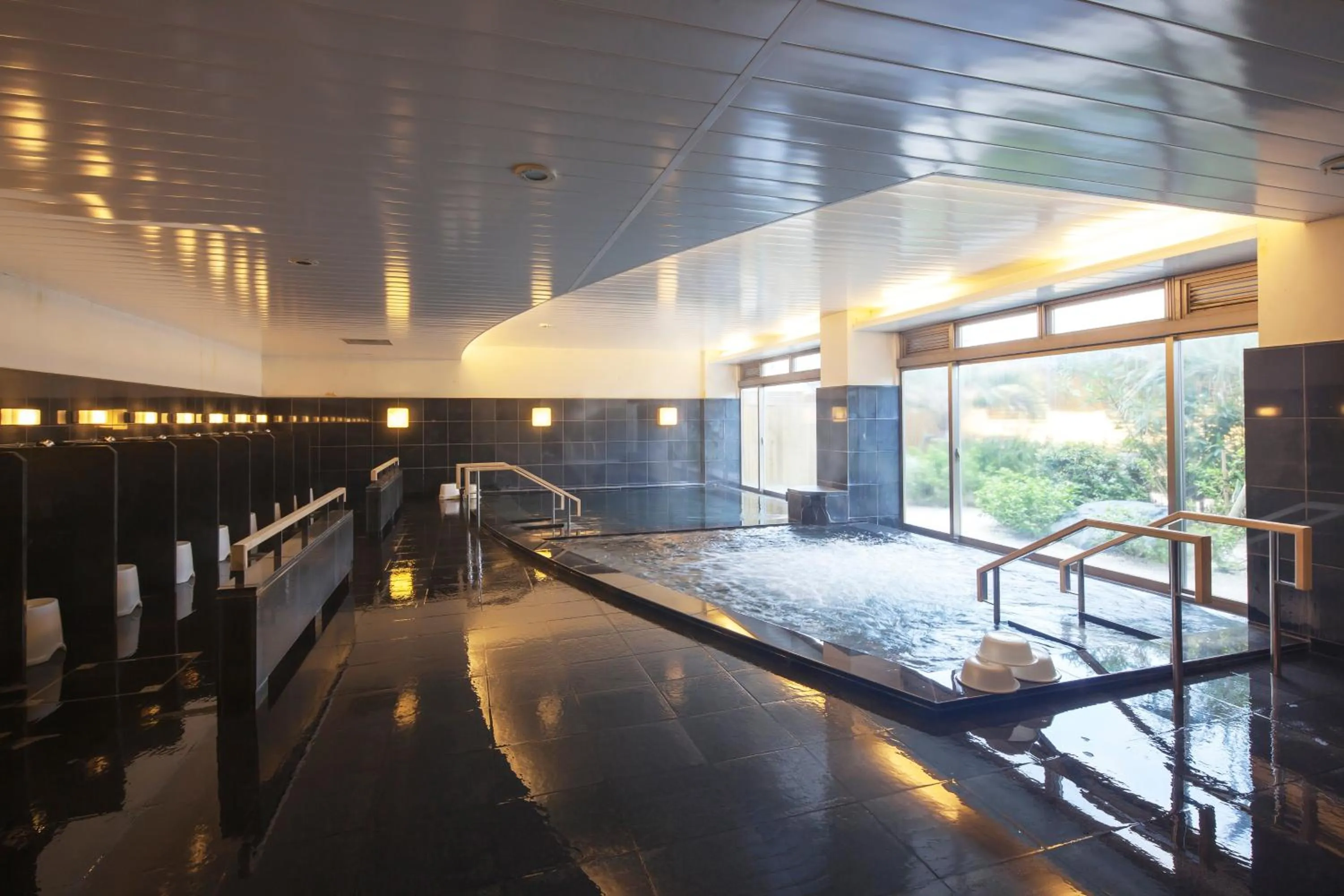Hot Spring Bath in Hotel Izukyu