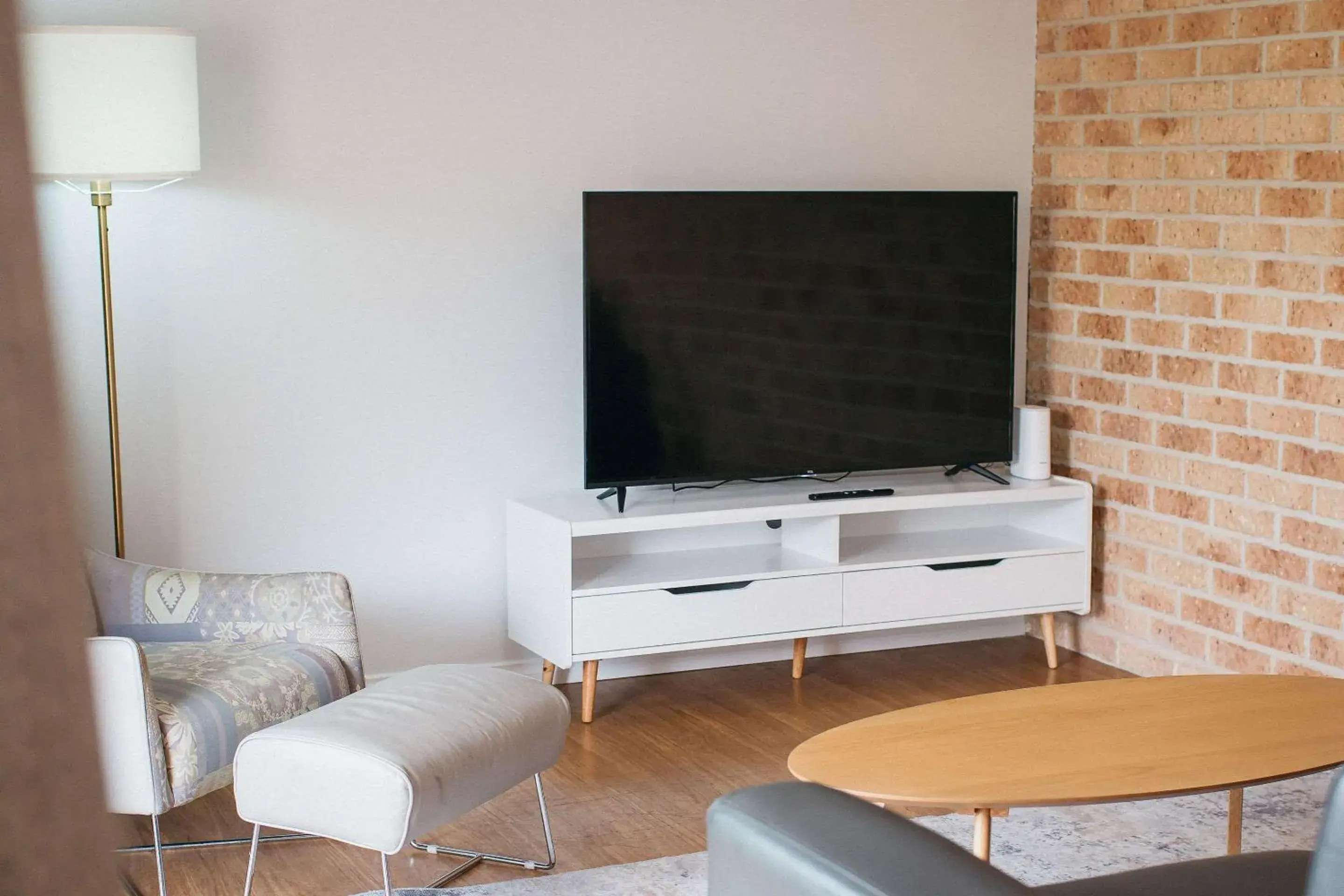Bedroom, TV/Entertainment Center in Quality Apartments Banksia Albany