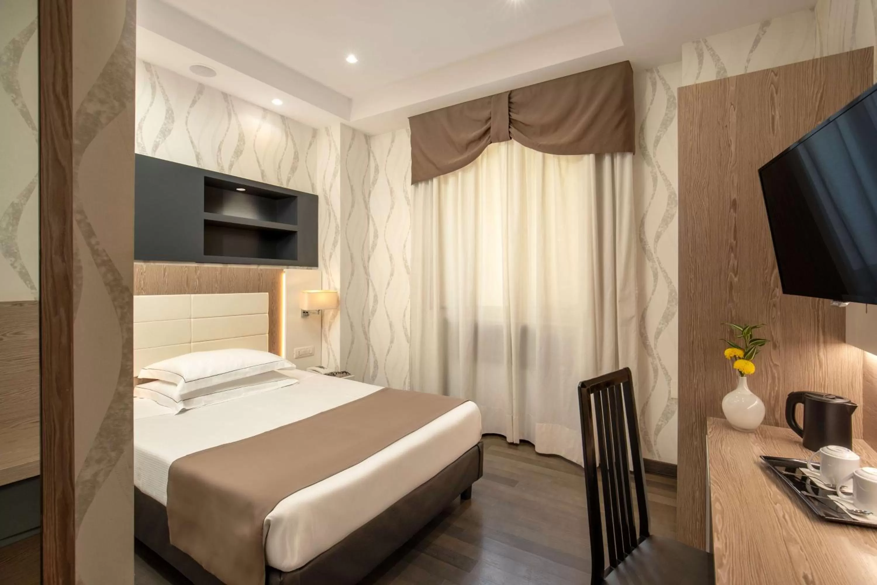 Bedroom, Bed in Hotel Diana Roof Garden