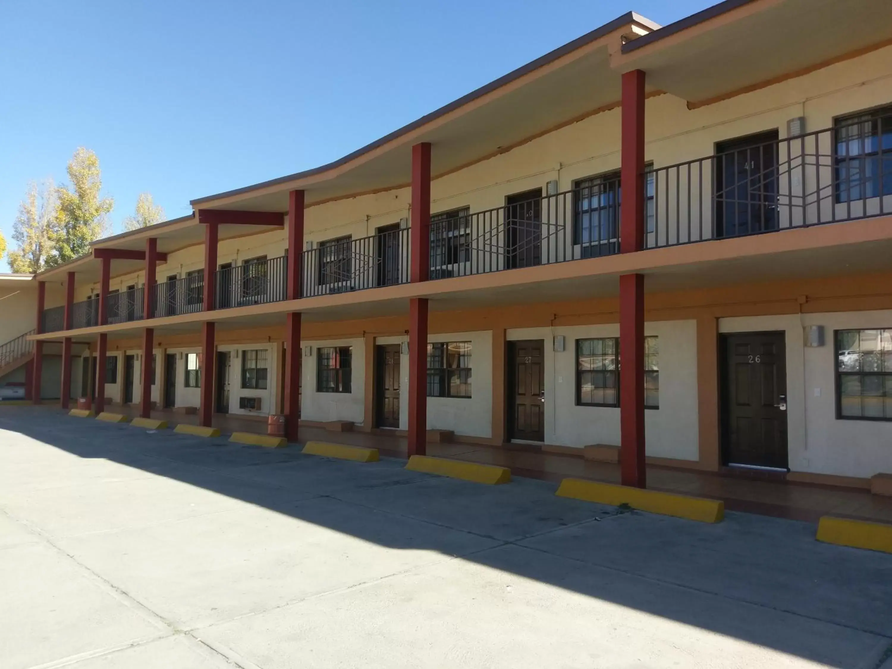 Facade/entrance, Property Building in Hotel del Camino