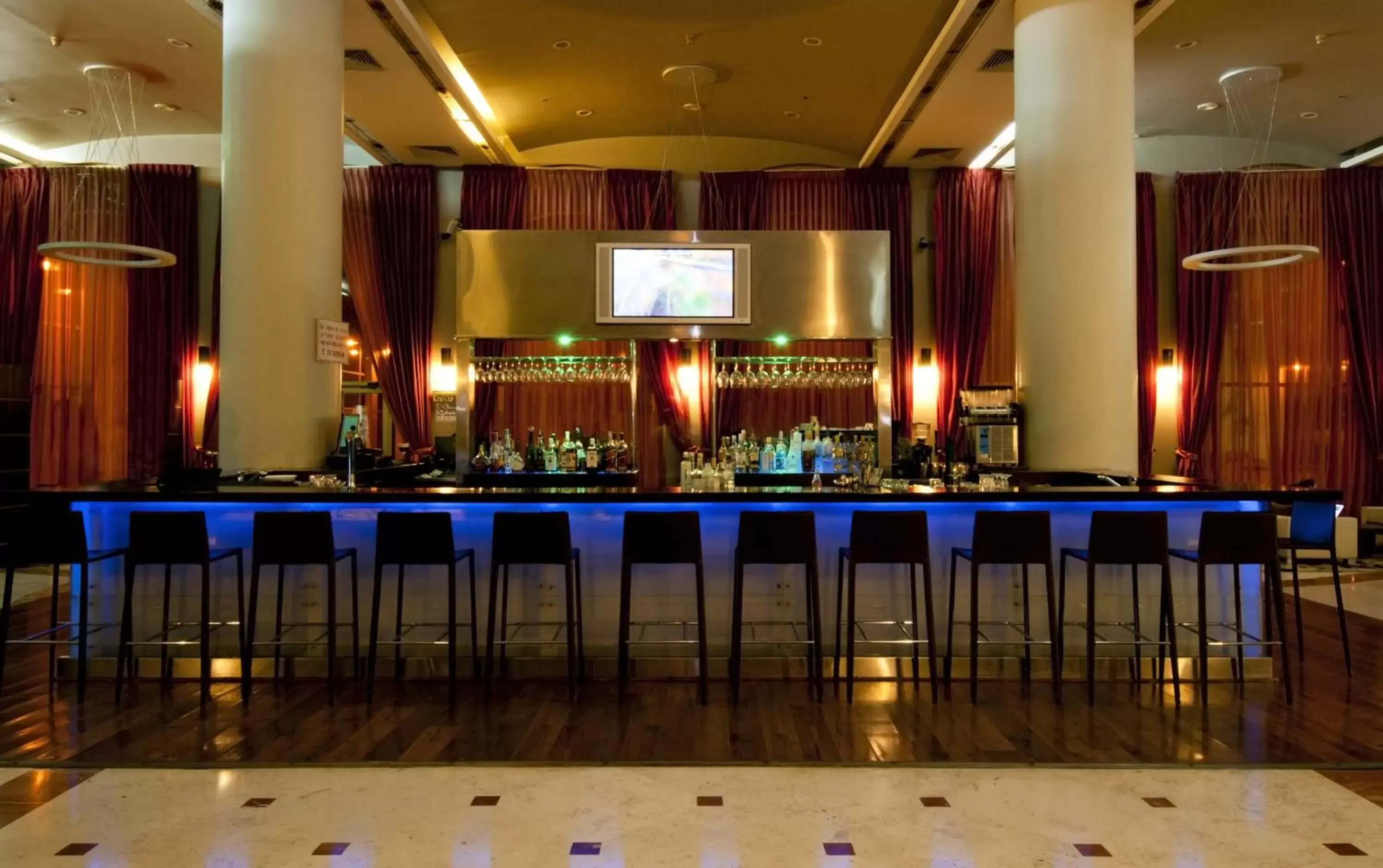 Lounge or bar in Leonardo Hotel Negev