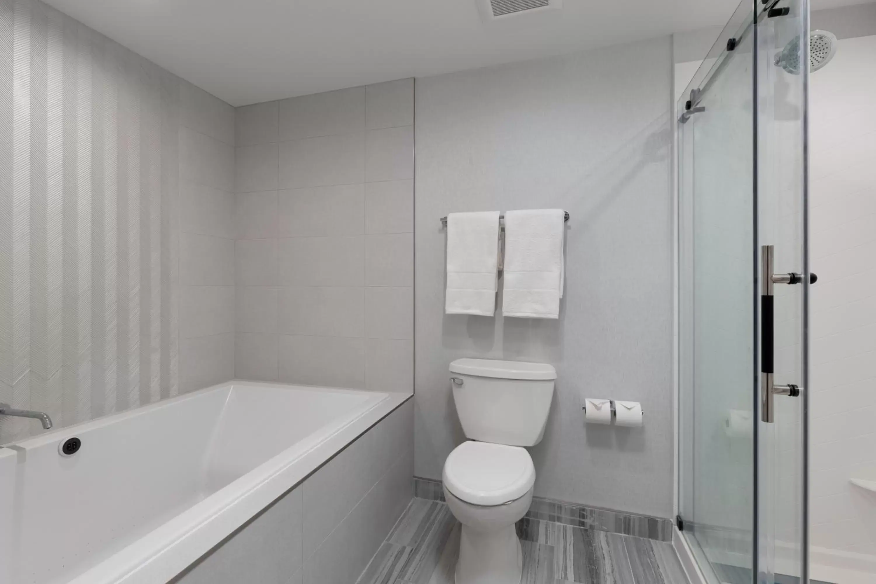 Shower, Bathroom in voco - The Cadence, an IHG Hotel