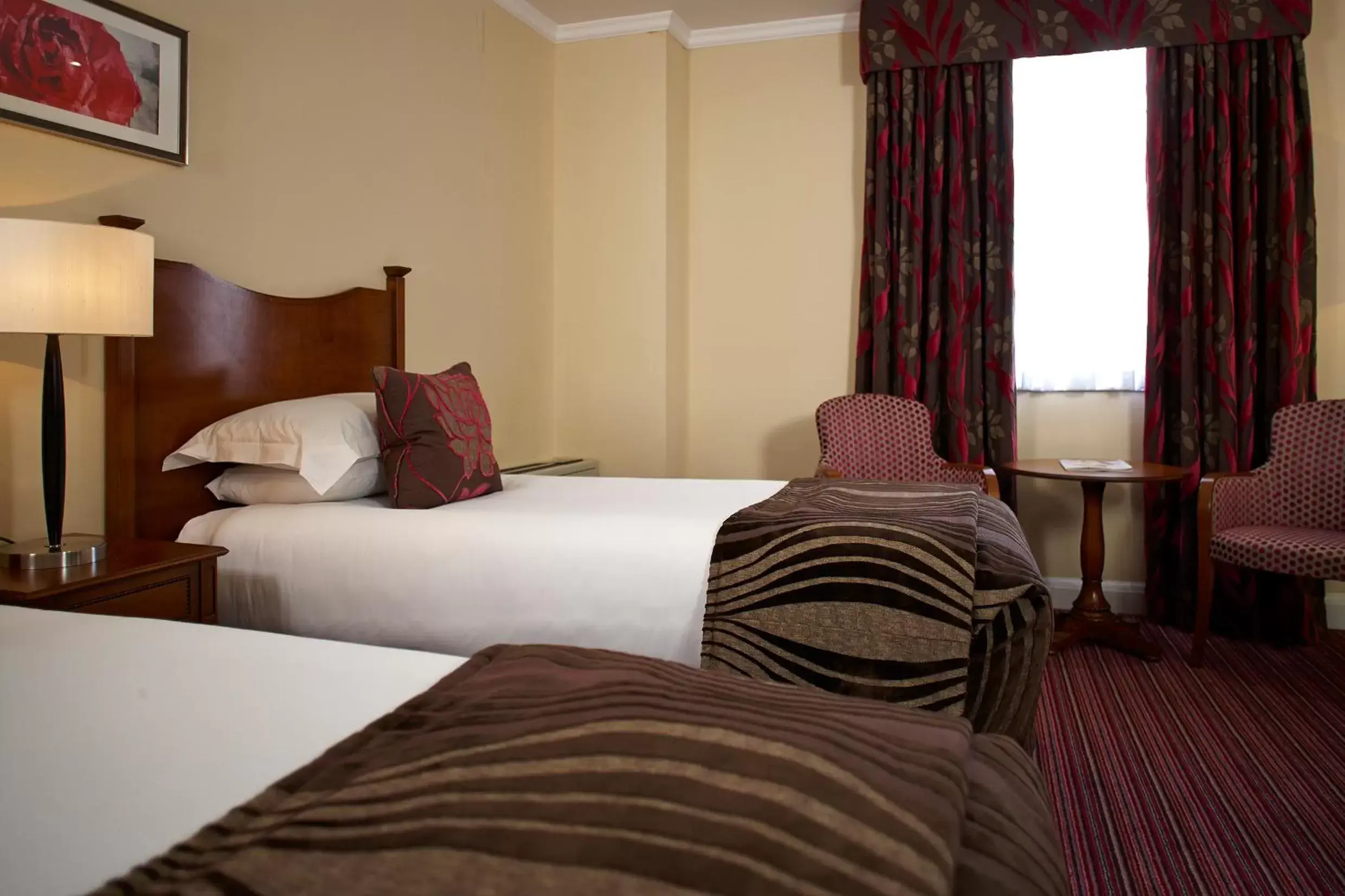 Photo of the whole room, Bed in Sir Christopher Wren Hotel