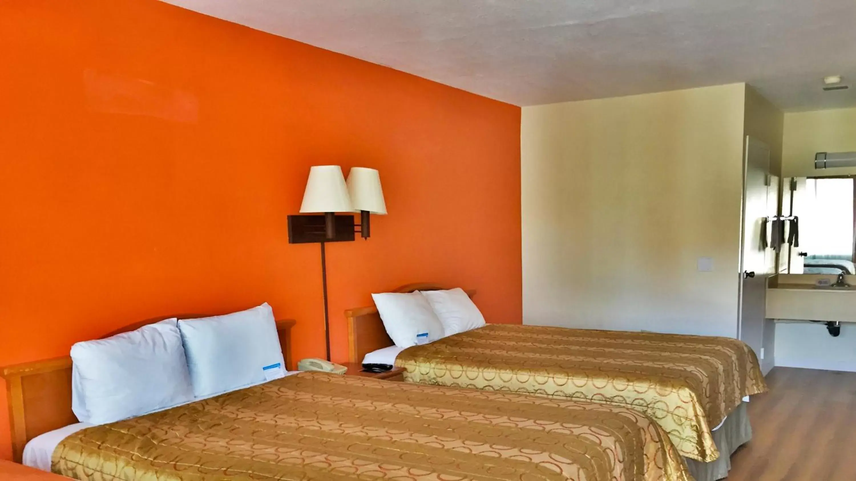 Bedroom, Bed in Motel 6-San Diego, CA - Southbay