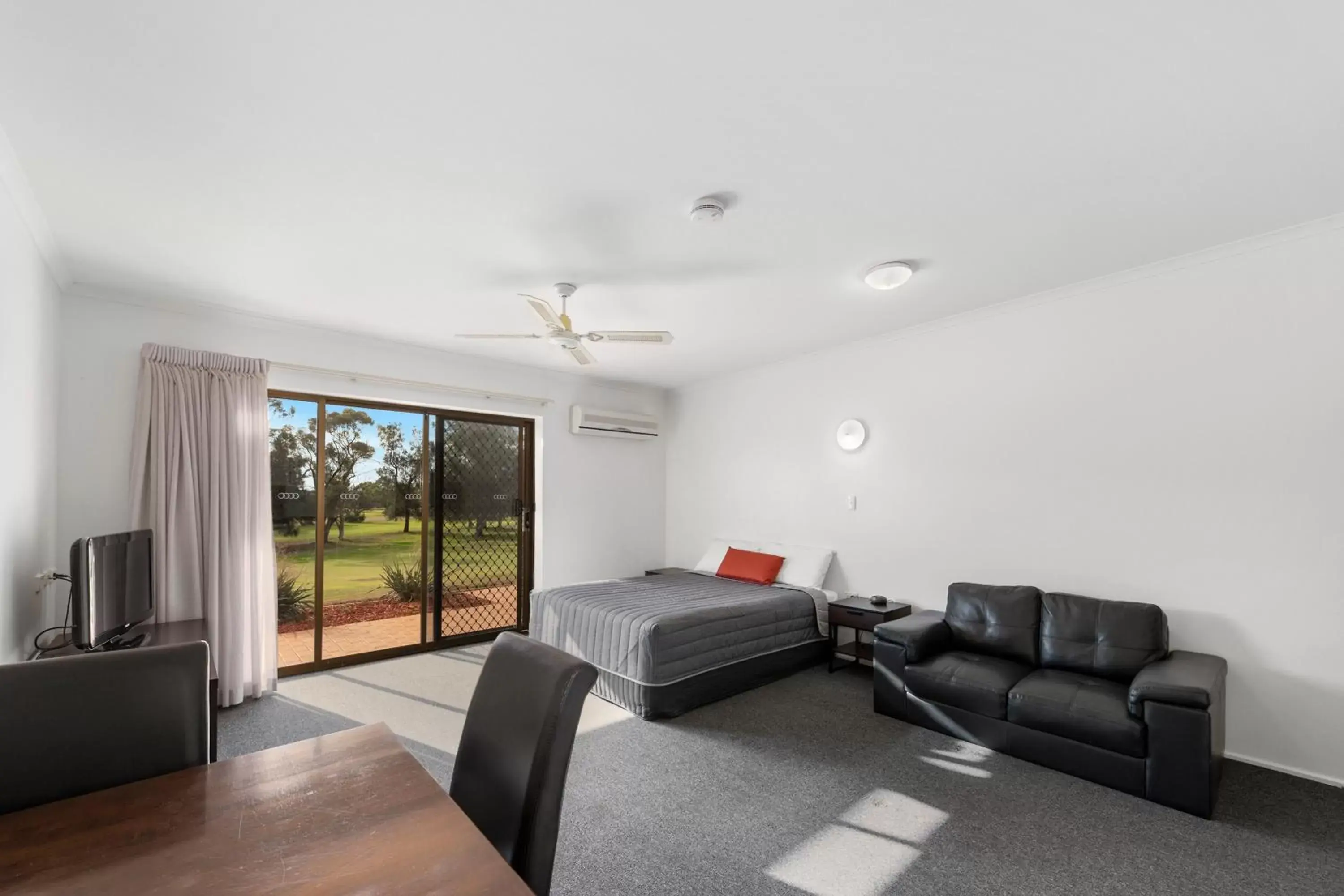 Seating Area in Comfort Inn & Suites Riverland