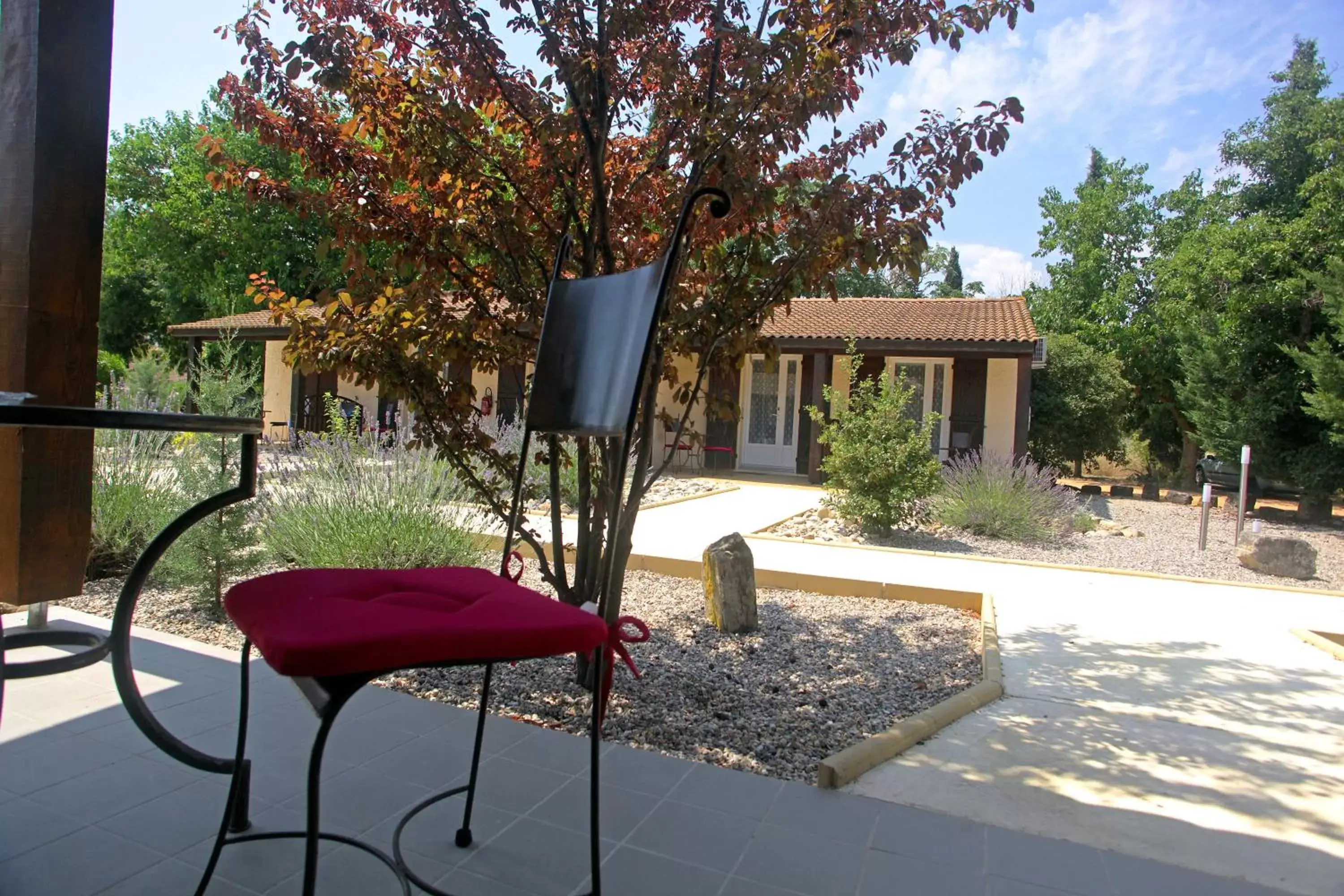 Patio in Hotel Le Vieux Moulin