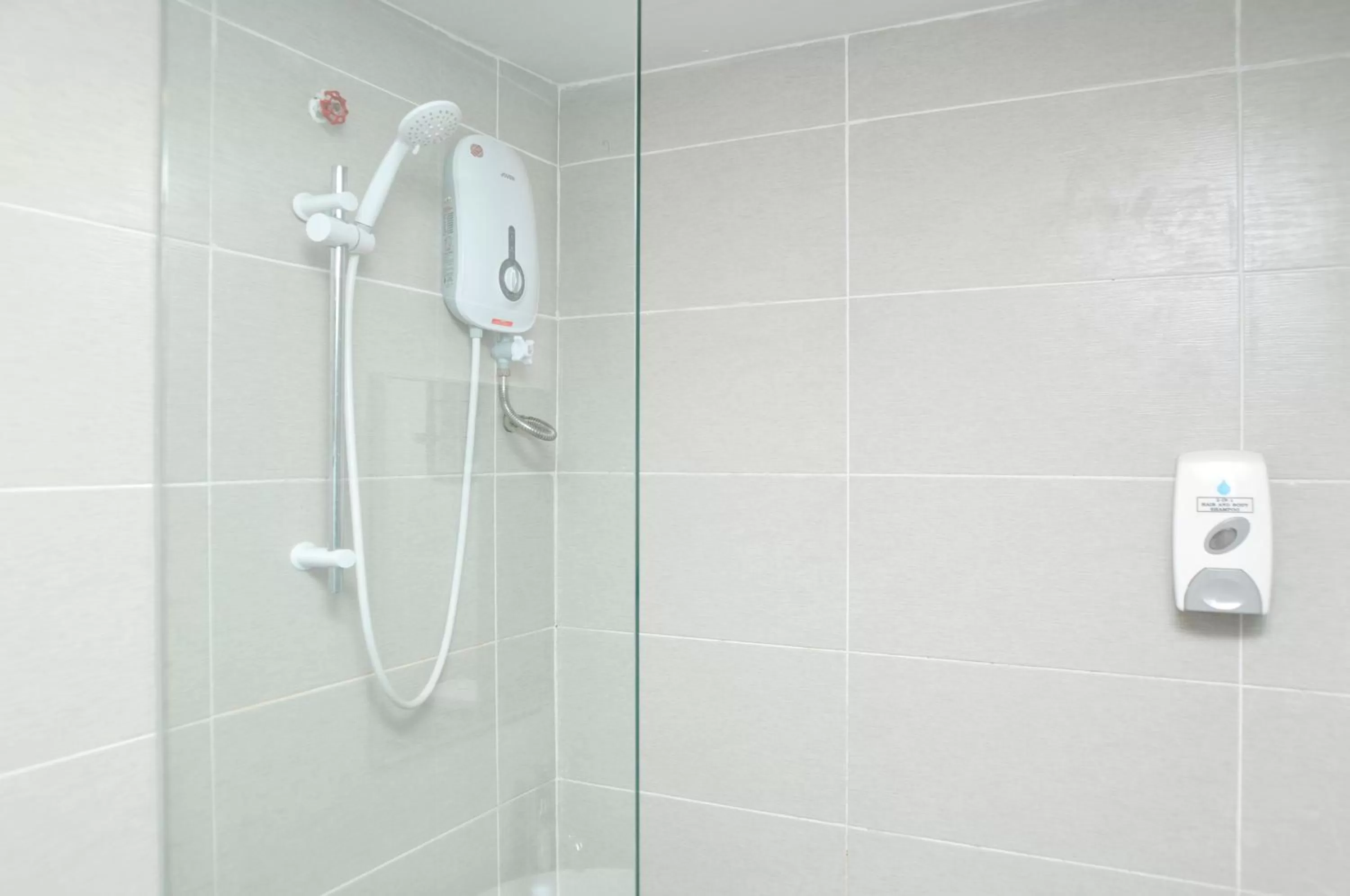 Shower in Promenade Service Apartment
