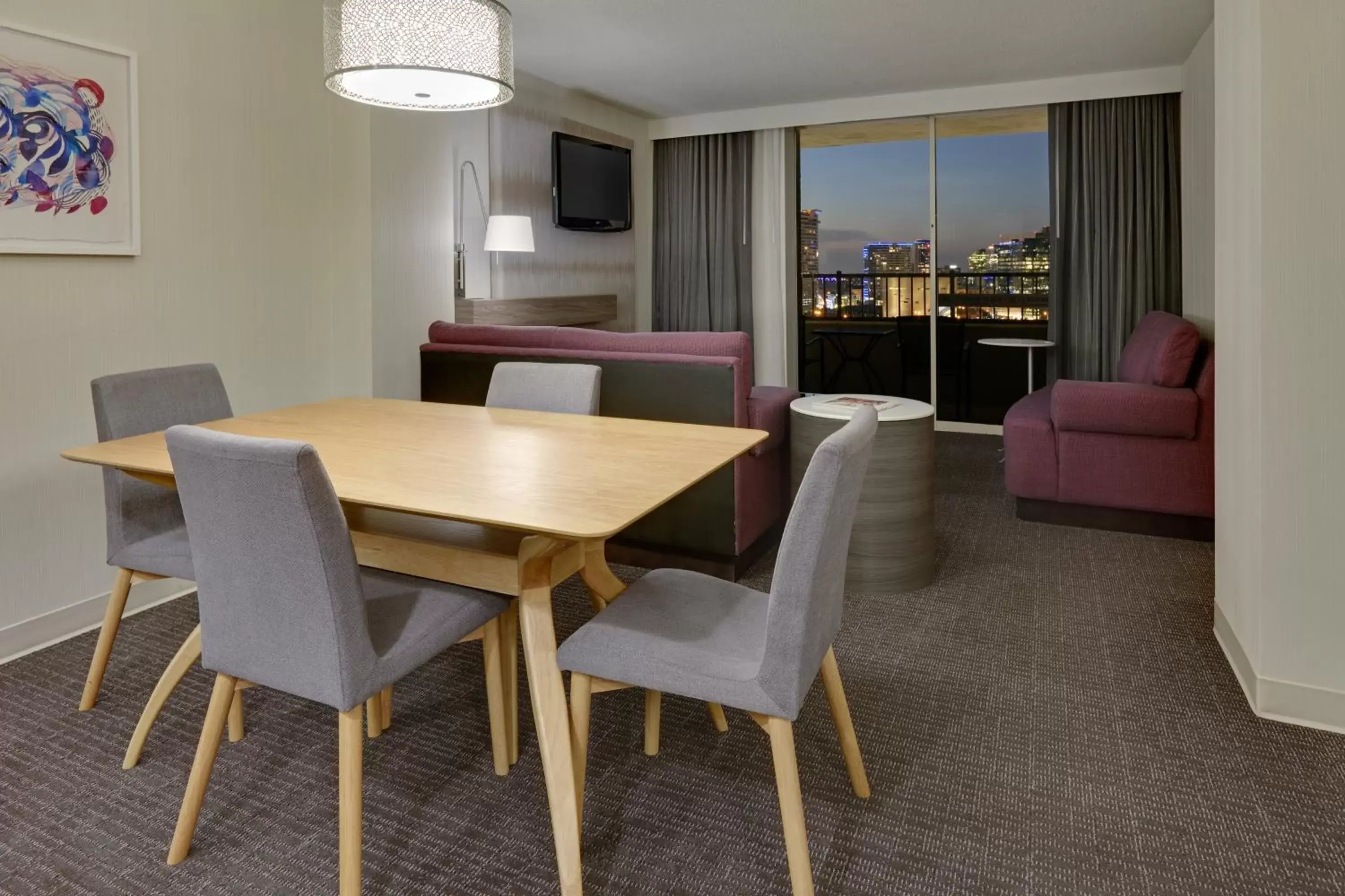 Photo of the whole room, Dining Area in Crowne Plaza Hotel Dallas Downtown, an IHG Hotel