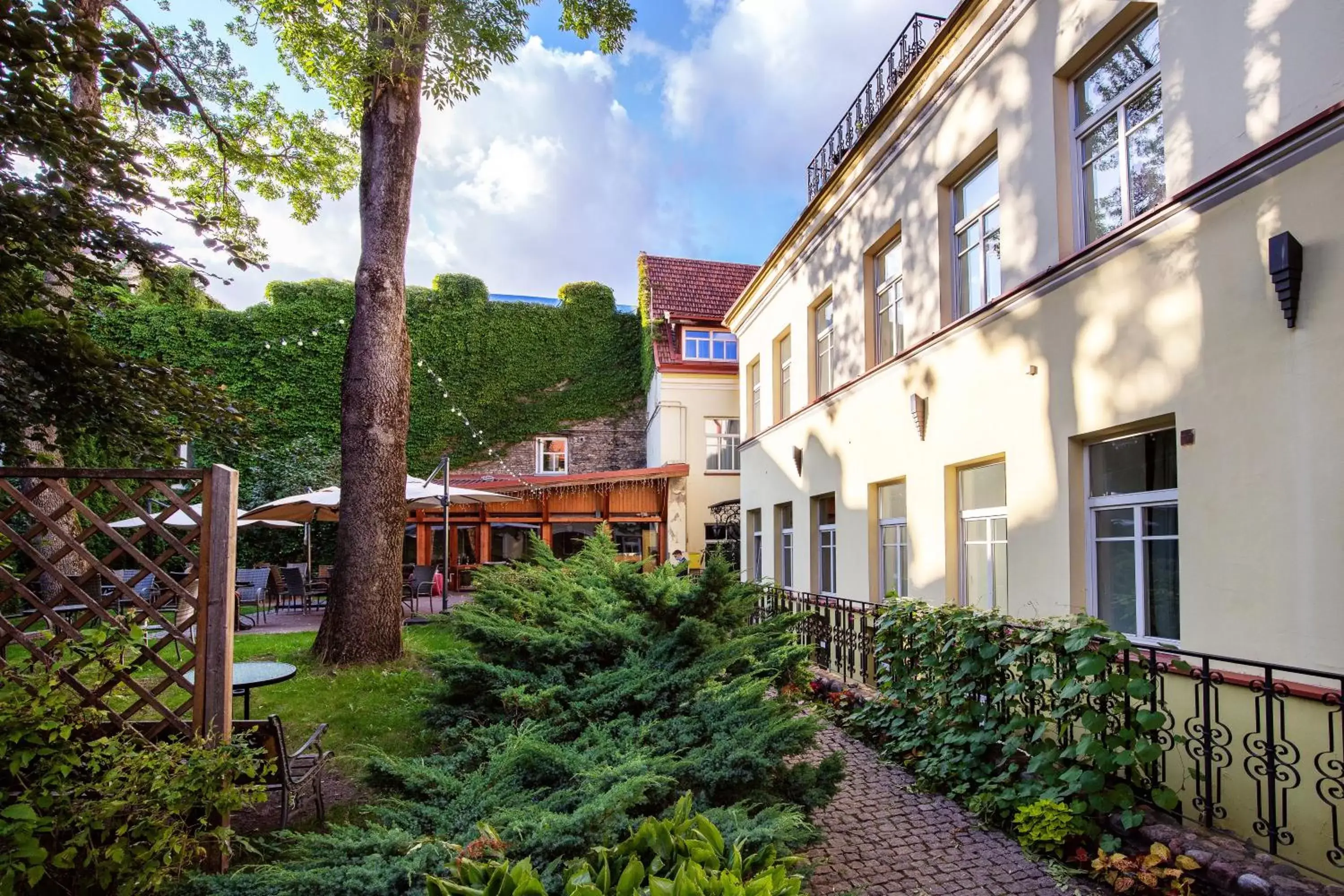 Garden, Property Building in Grotthuss Boutique Hotel Vilnius