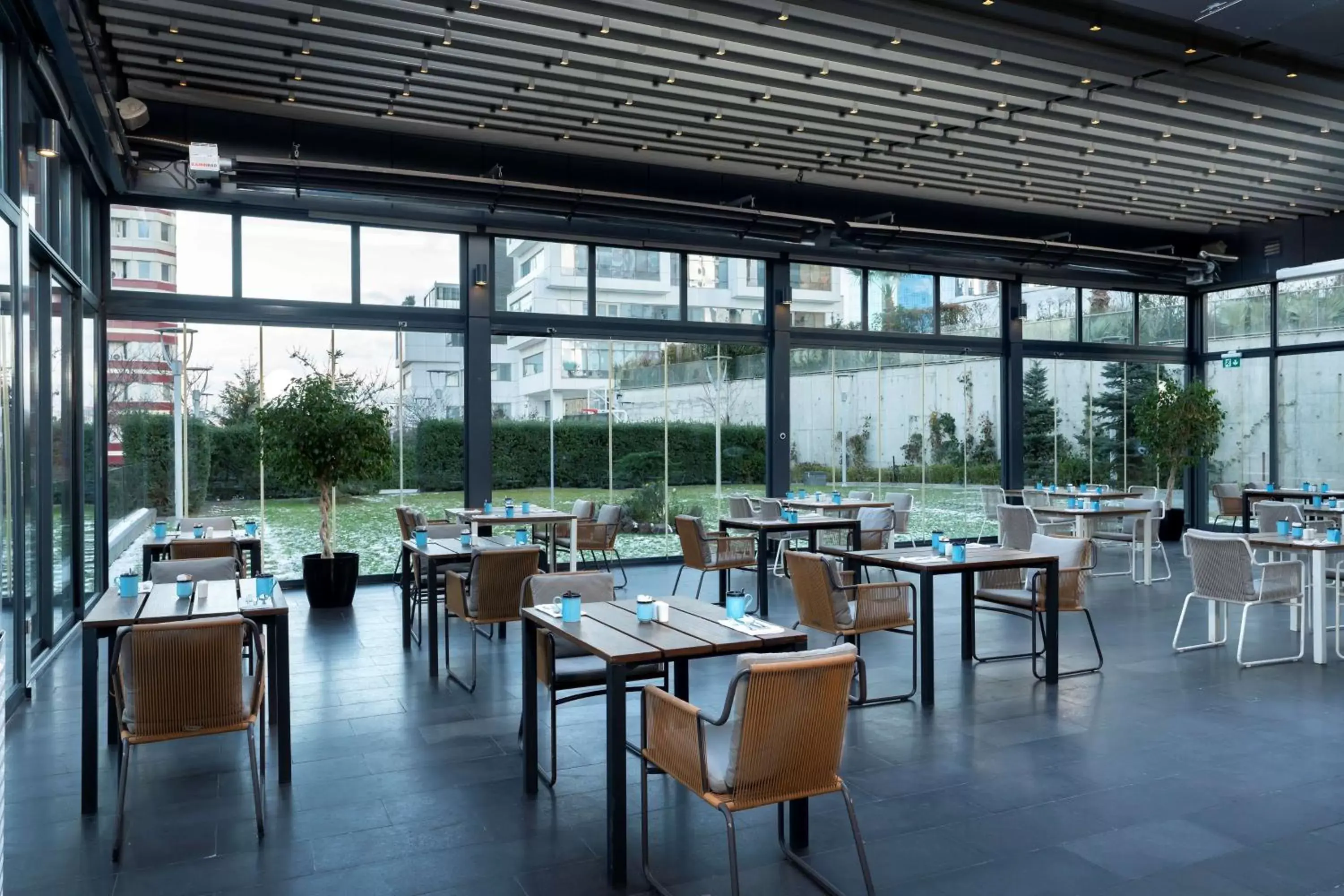 Patio, Restaurant/Places to Eat in Radisson Blu Hotel Istanbul Asia