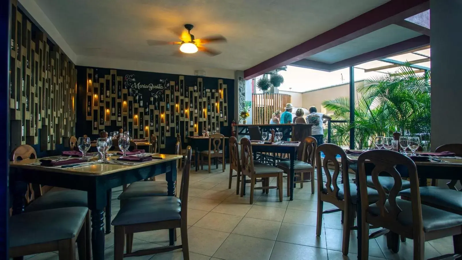 Restaurant/Places to Eat in La Fortuna Downtown Hotel Boutique