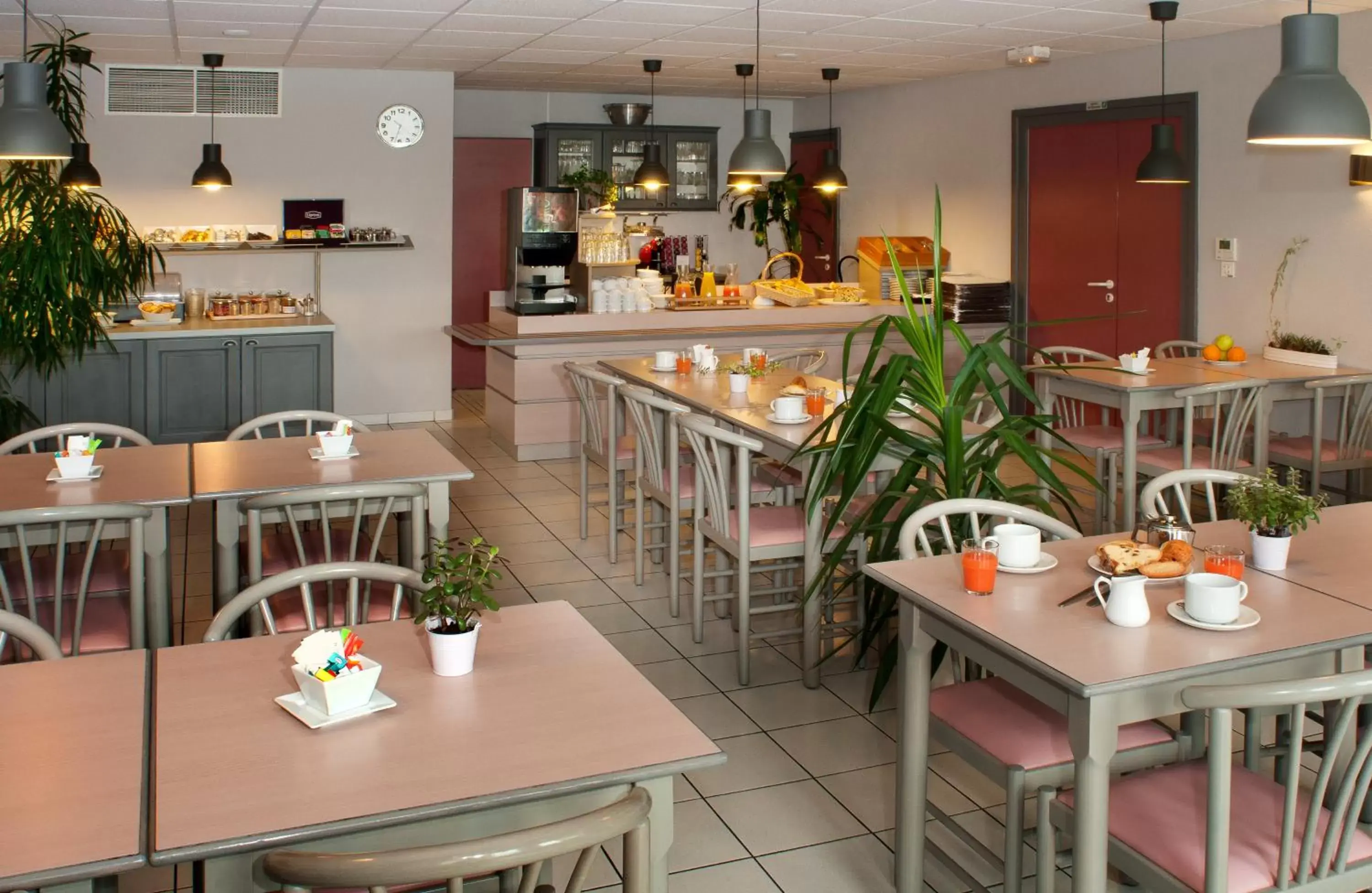 Restaurant/Places to Eat in Als Hôtel
